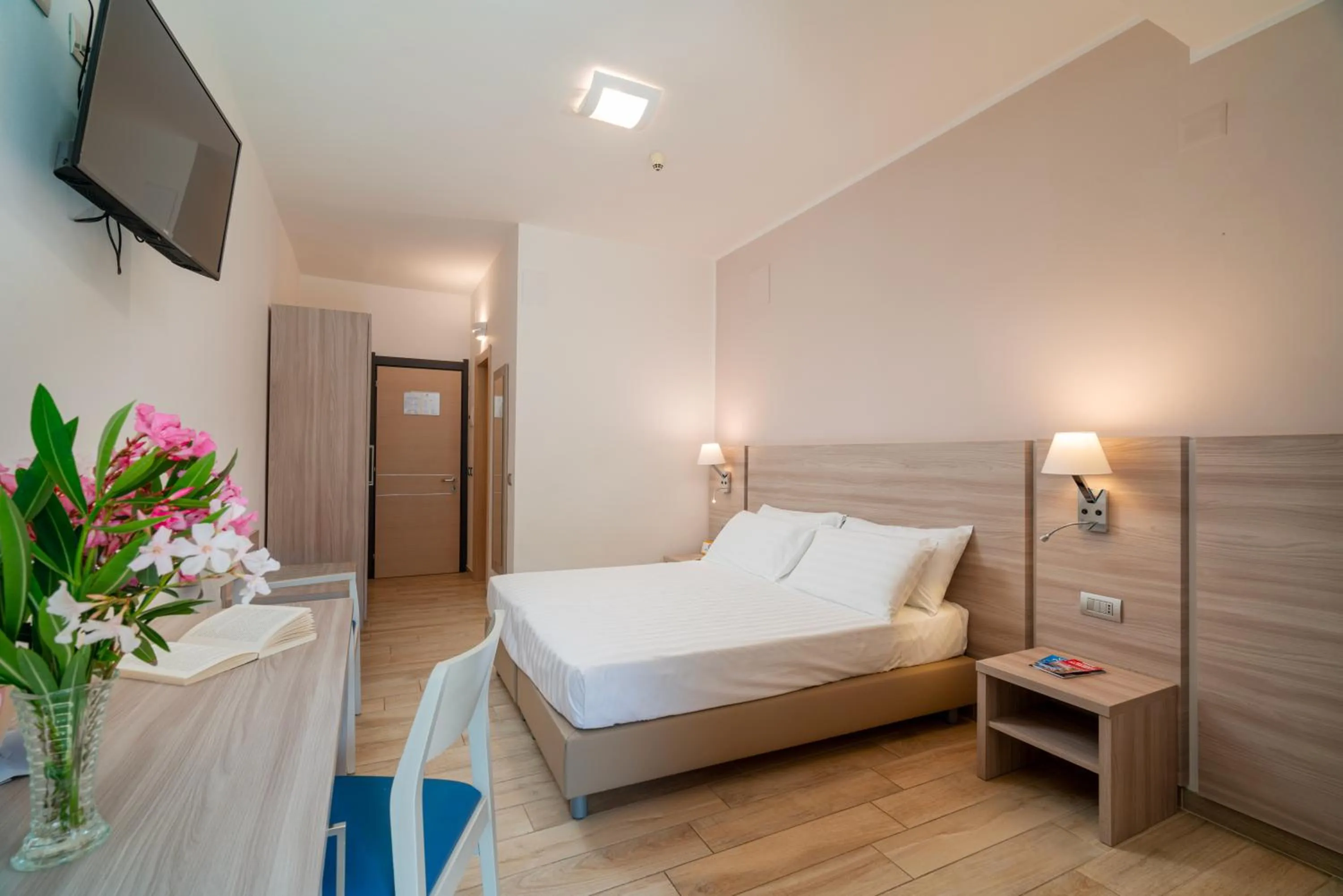 Photo of the whole room, Bed in Hotel Portoconte