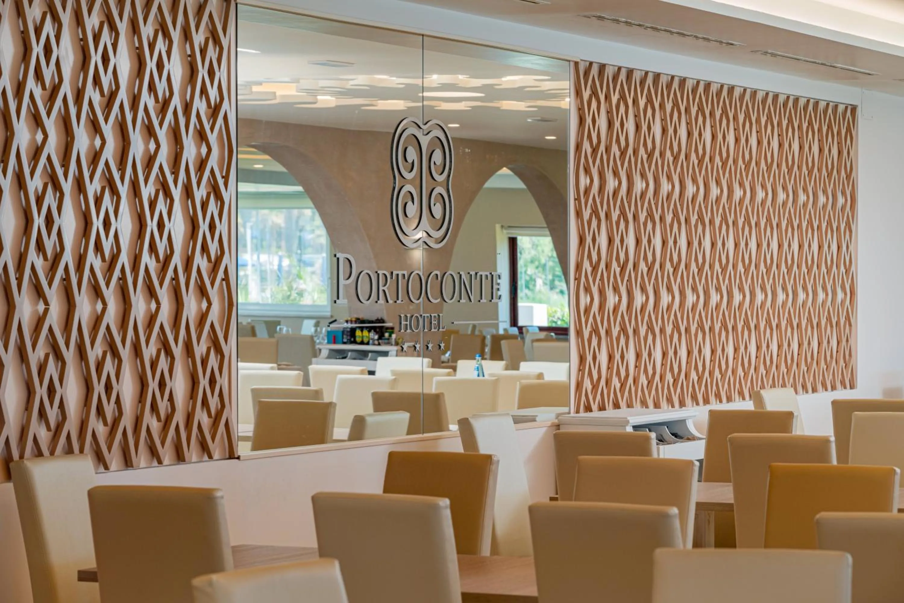 Restaurant/places to eat in Hotel Portoconte