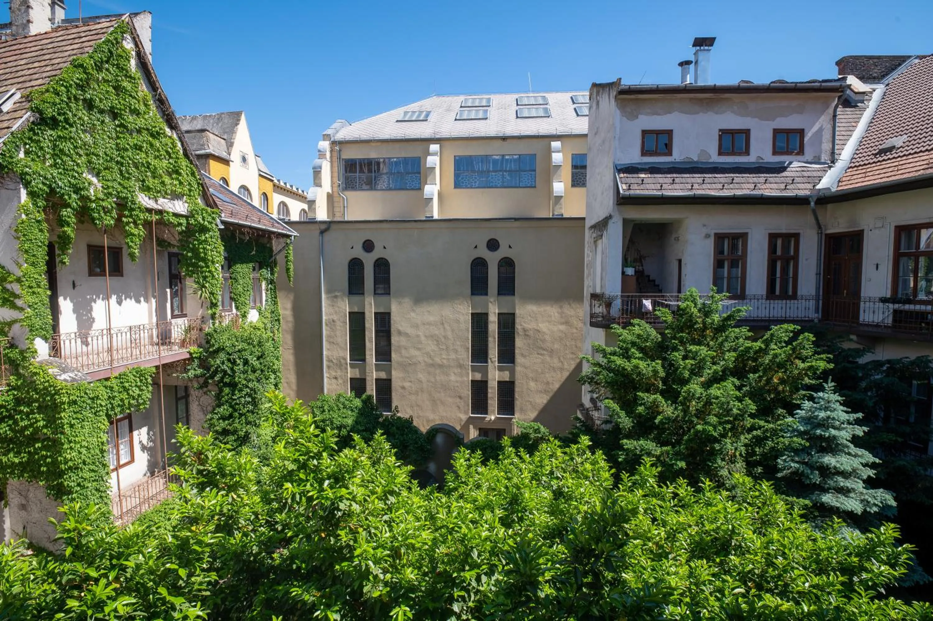 Property building in Palms Apartments Budapest