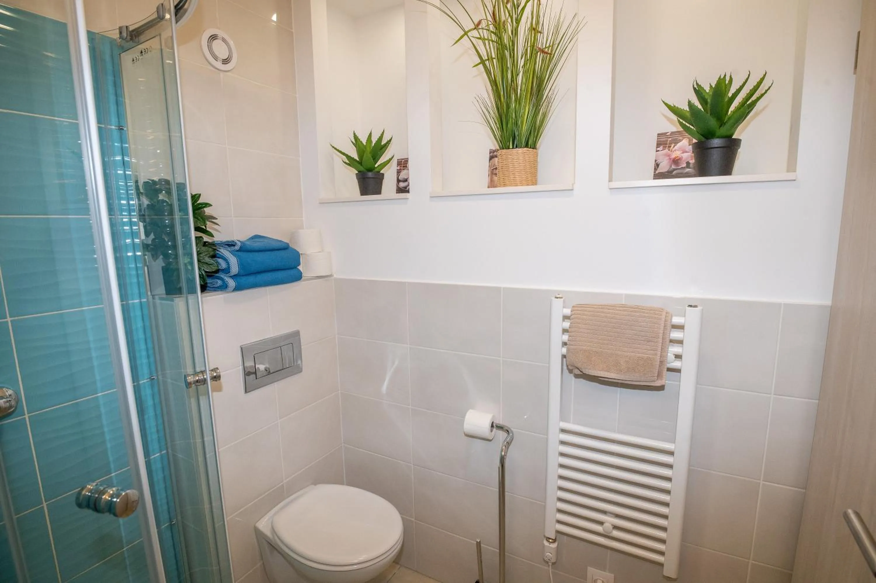 Toilet in Palms Apartments Budapest