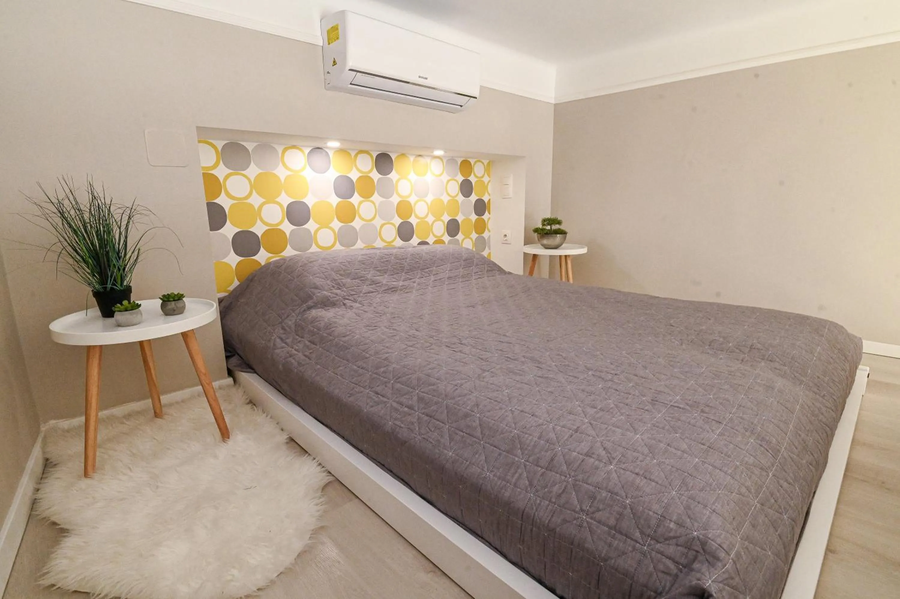 Bed in Palms Apartments Budapest