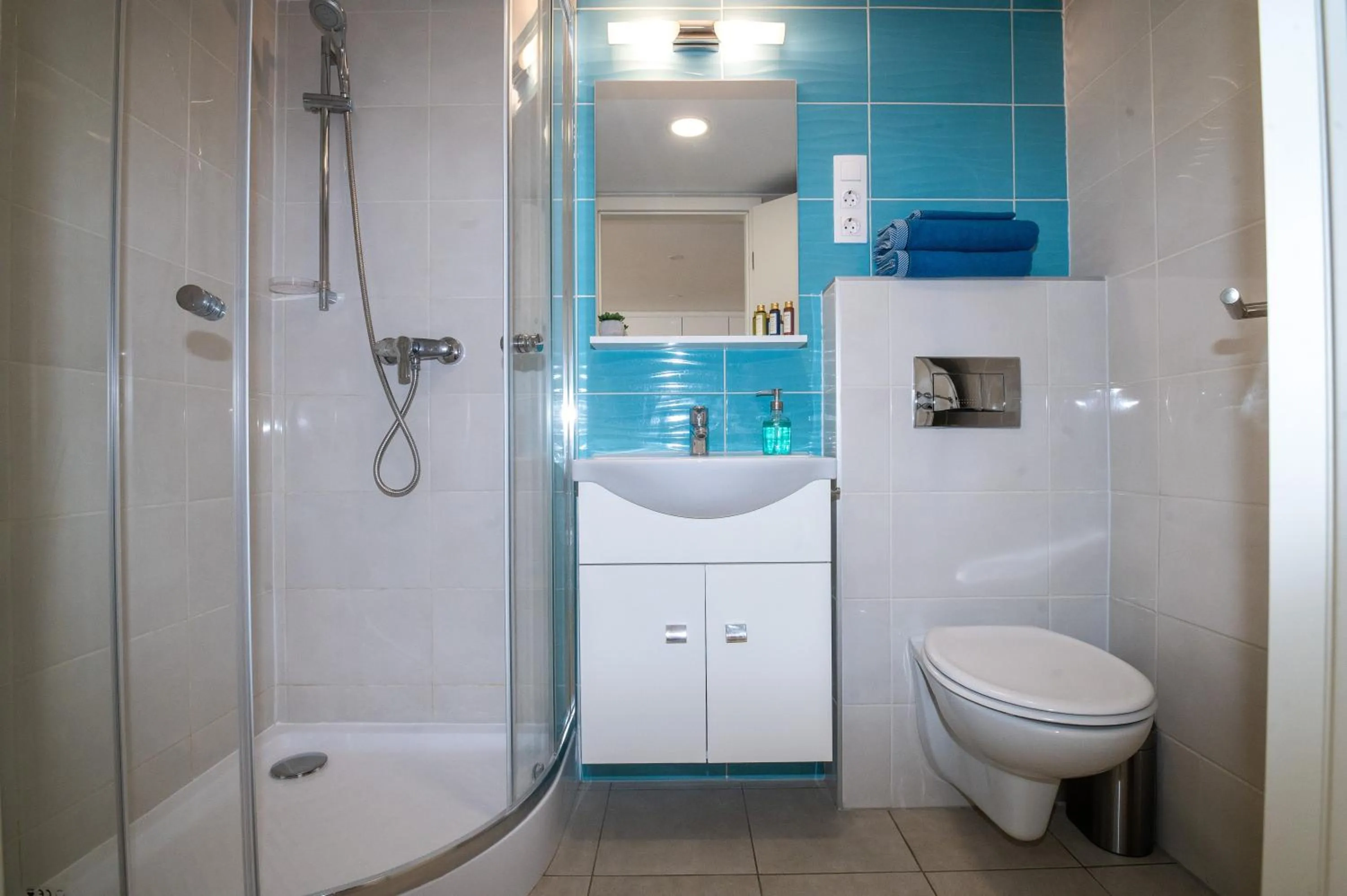 Toilet in Palms Apartments Budapest