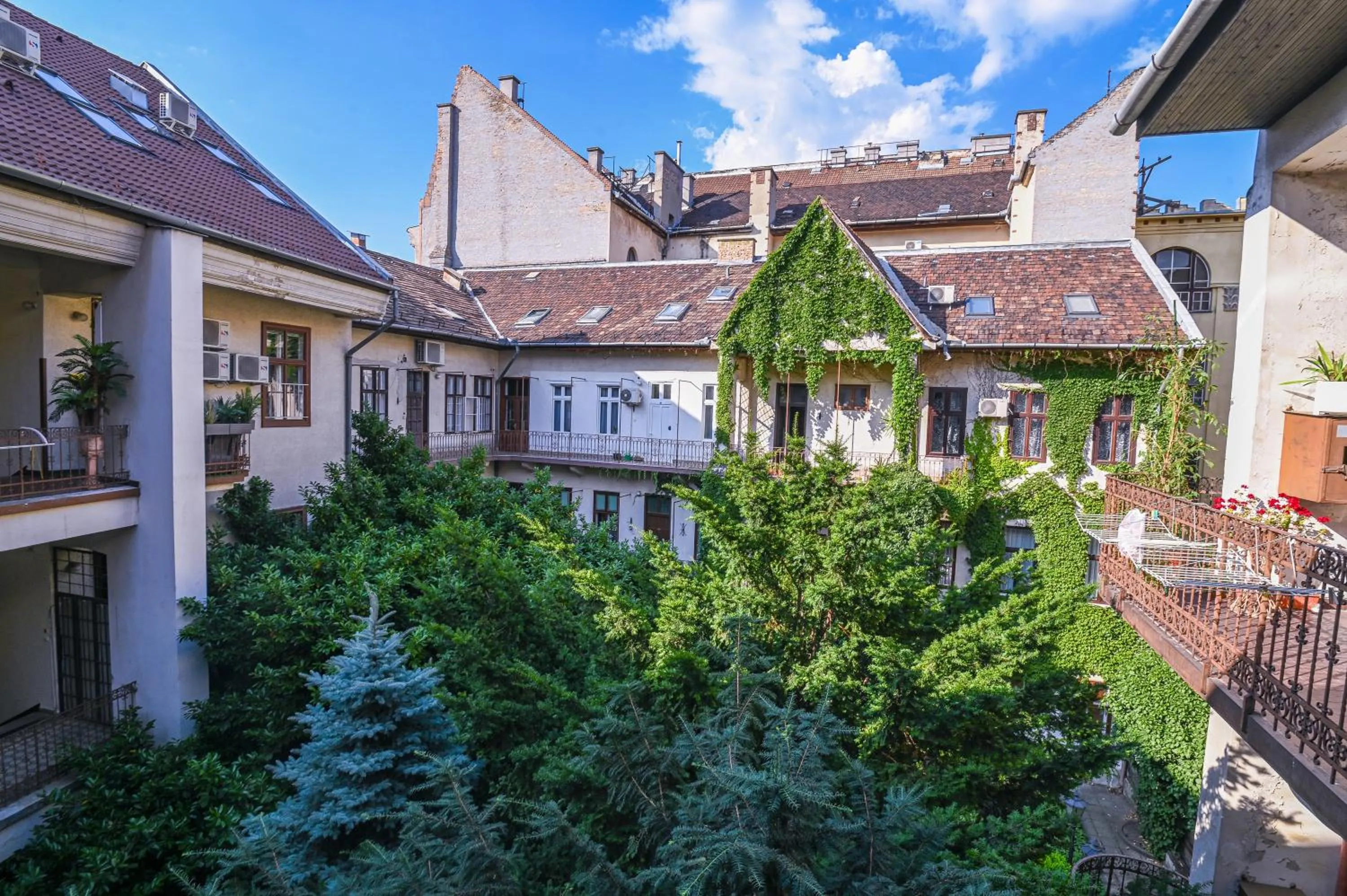 Property building in Palms Apartments Budapest