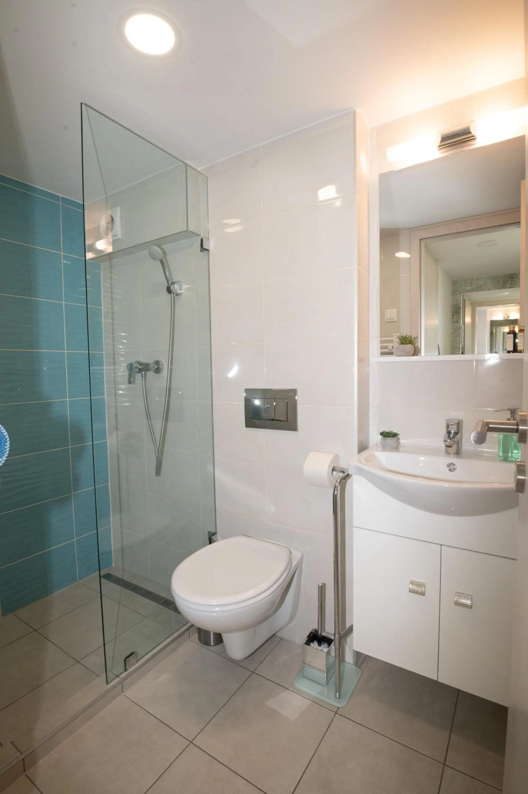Toilet in Palms Apartments Budapest