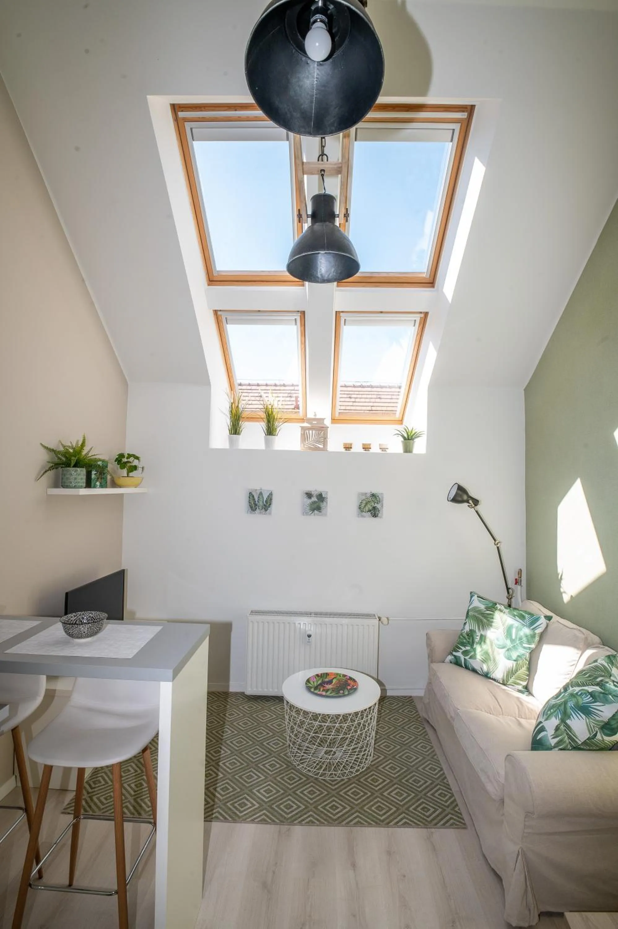 Photo of the whole room in Palms Apartments Budapest