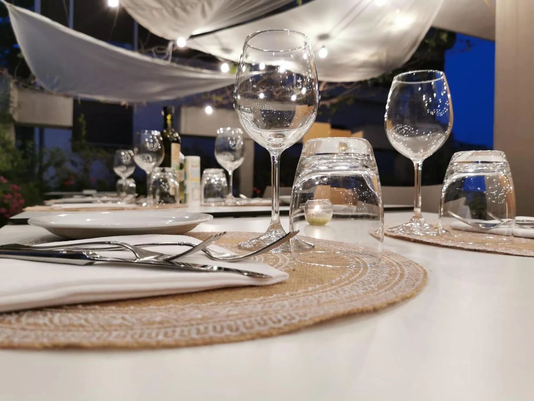 Restaurant/places to eat in Mistral2 Hotel