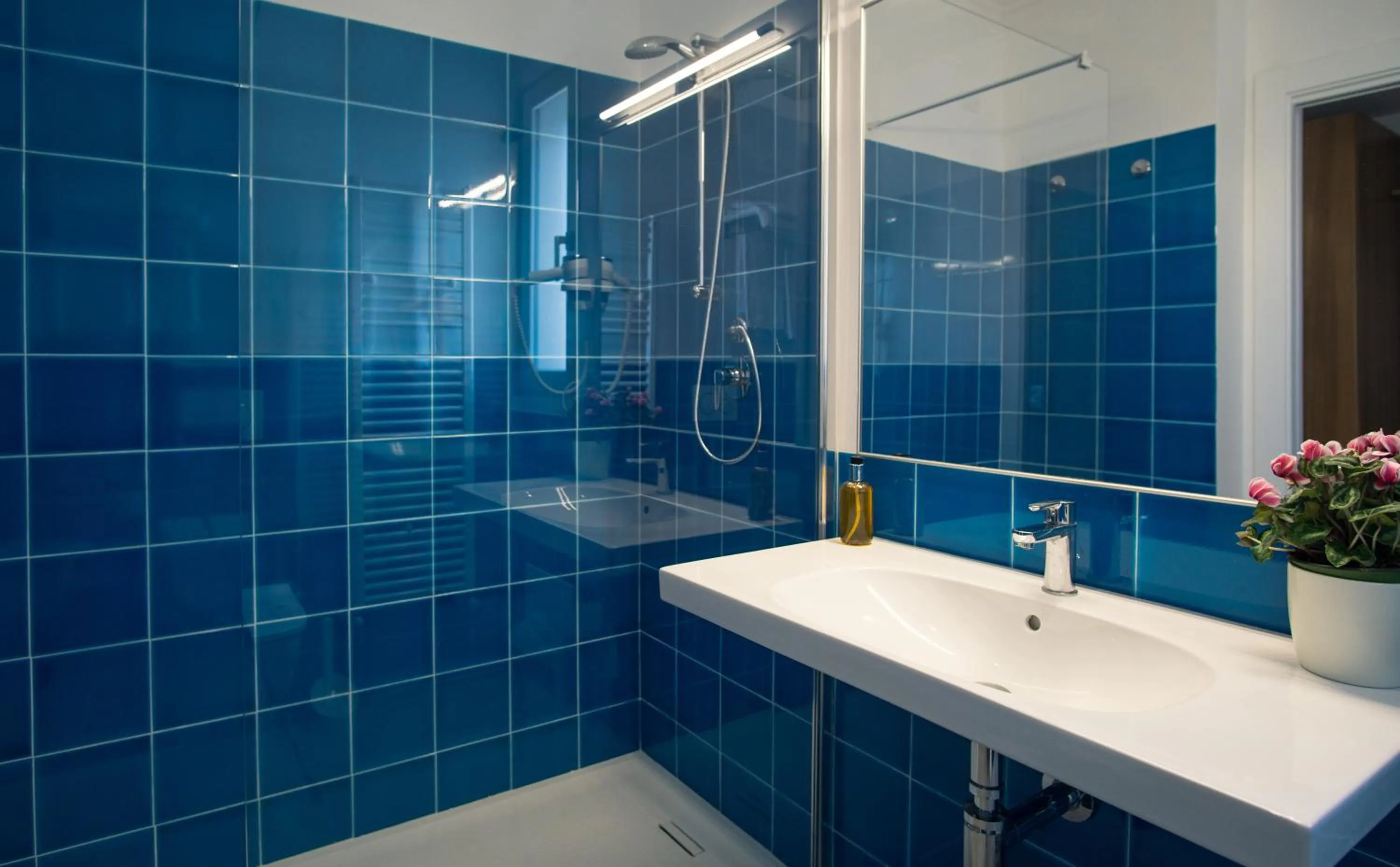 Bathroom in Mistral2 Hotel