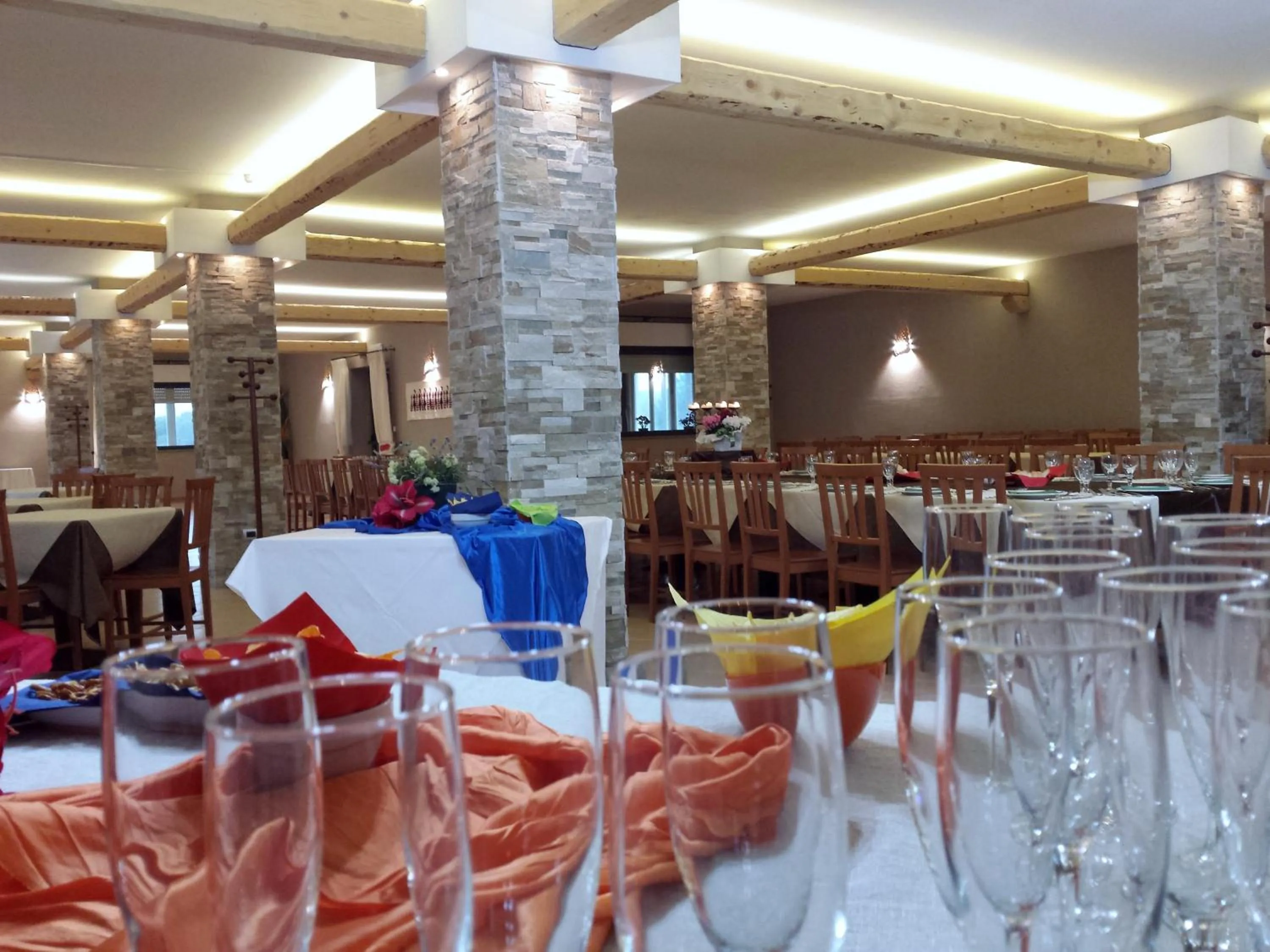 Restaurant/places to eat in Pausania Inn