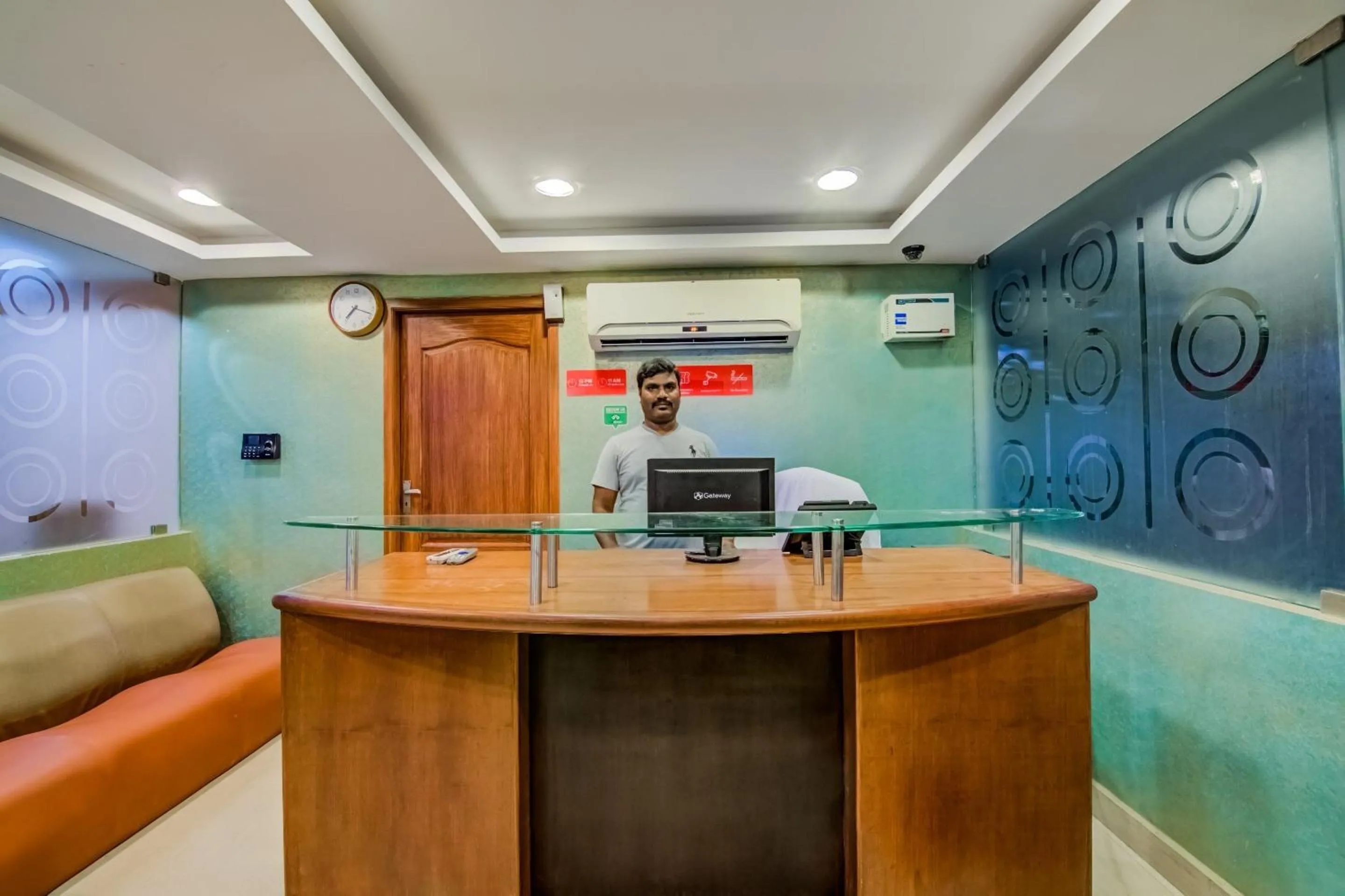 Lobby or reception in Hotel O Perungudi