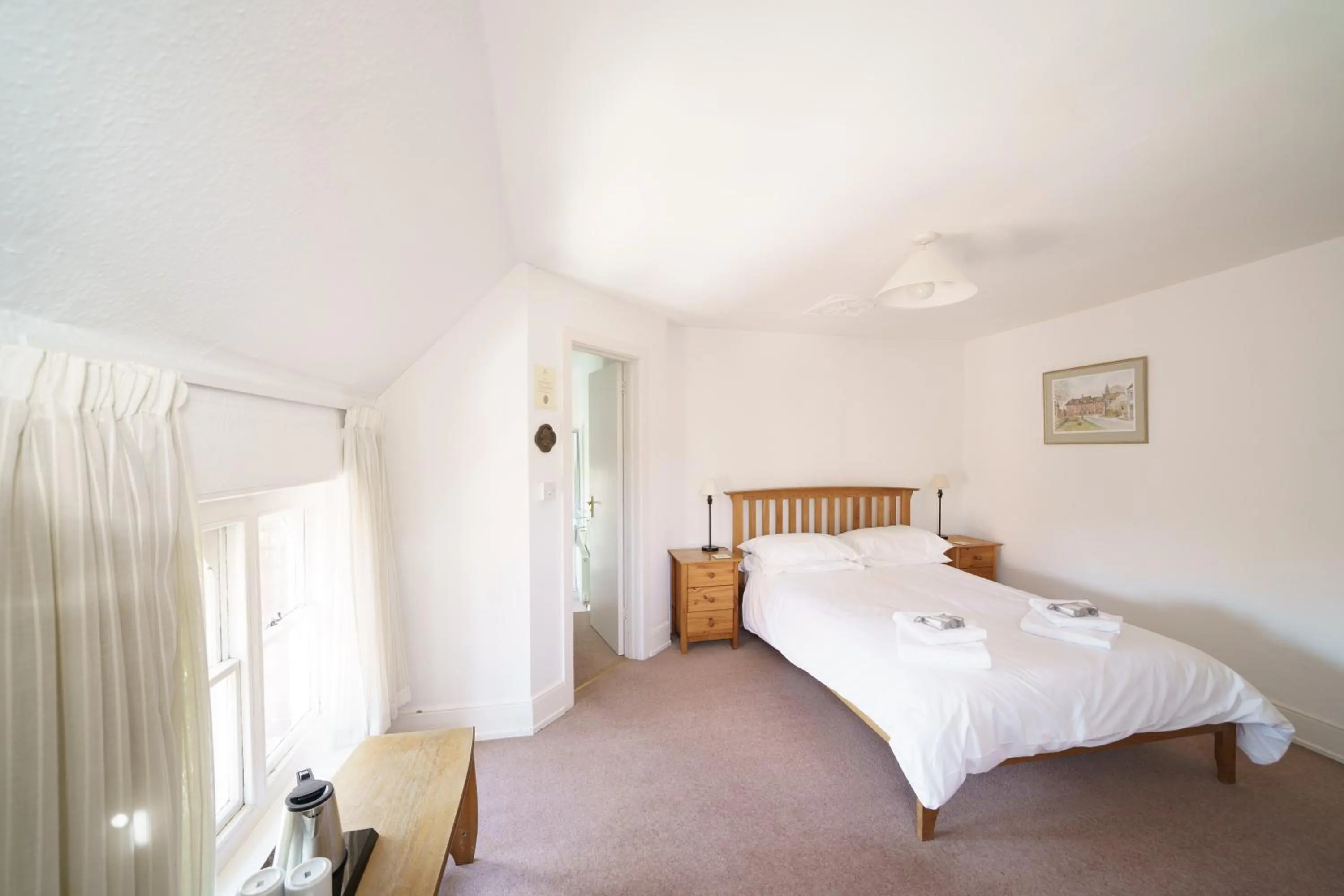 Photo of the whole room, Bed in Sarum College