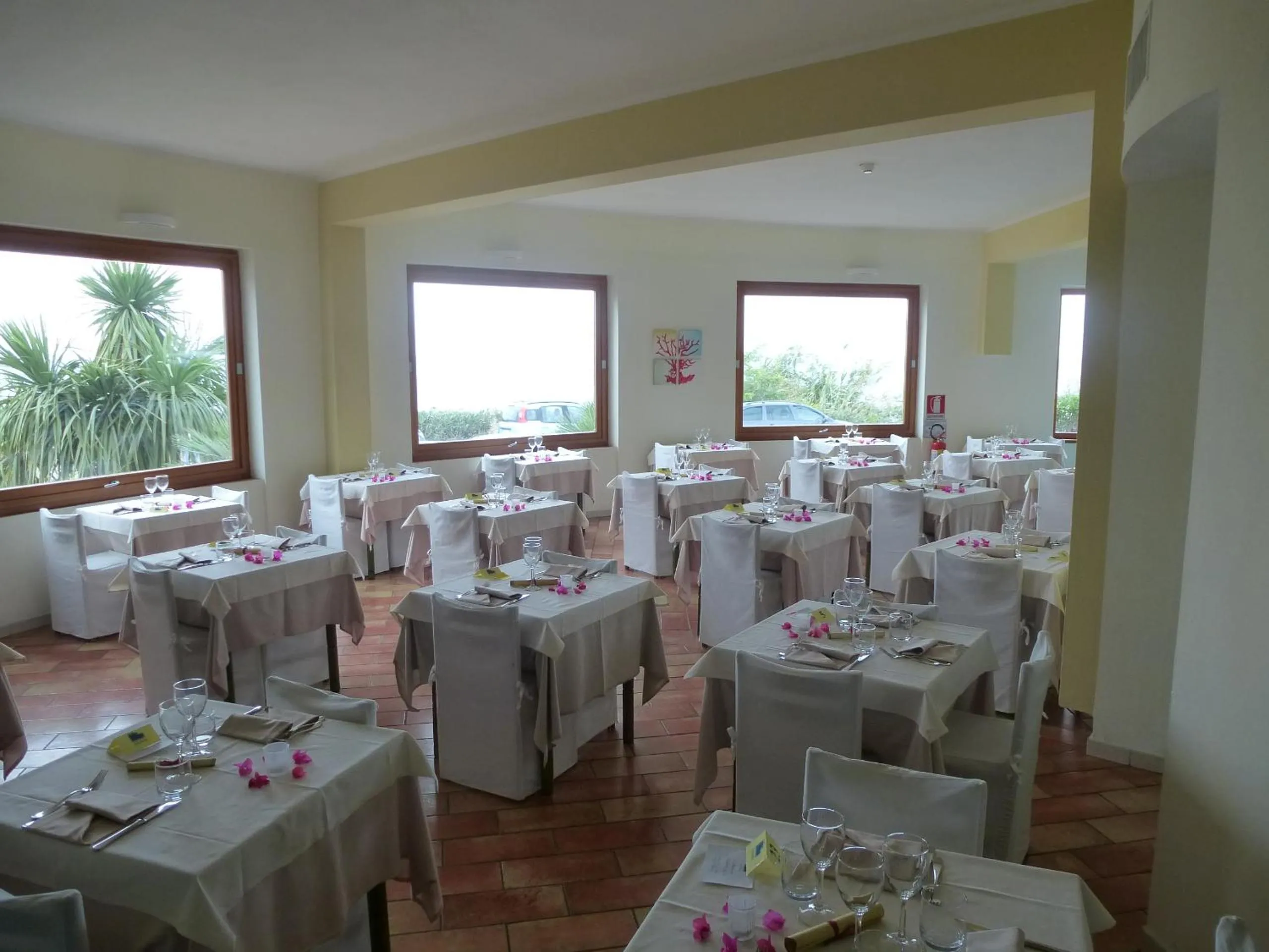 Restaurant/places to eat in LH Pedraladda Resort