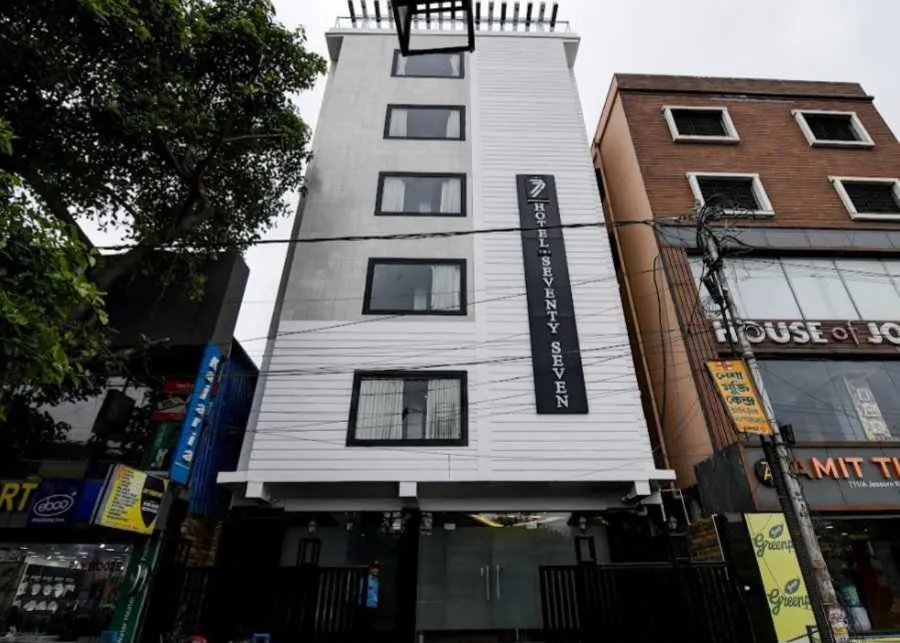 Facade/entrance in Super Townhouse OAK Seventy Seven