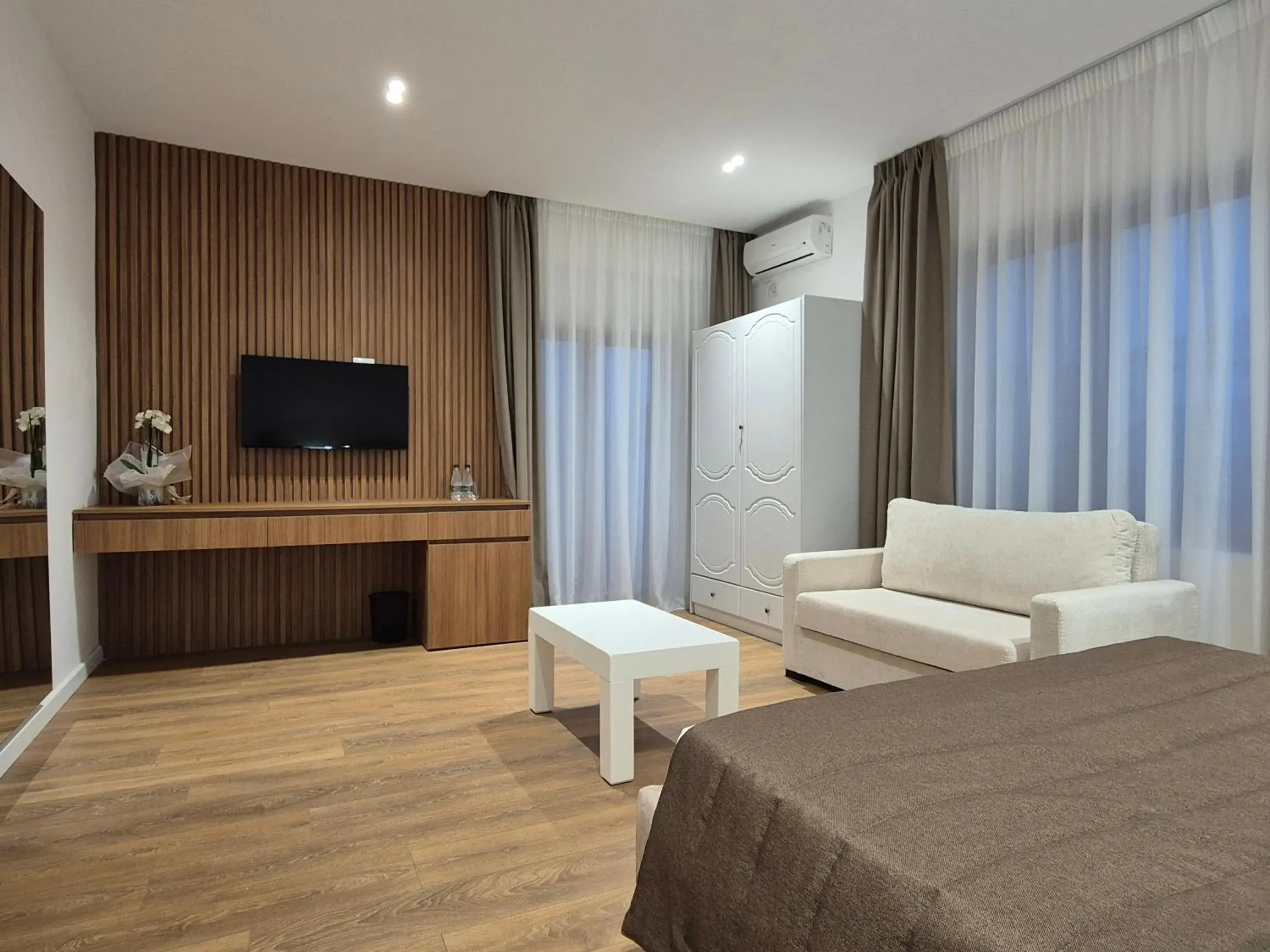Standard Triple Room with Sea View in ORCHIDS Hotel Standard Triple Room with Sea View in ORCHIDS Hotel