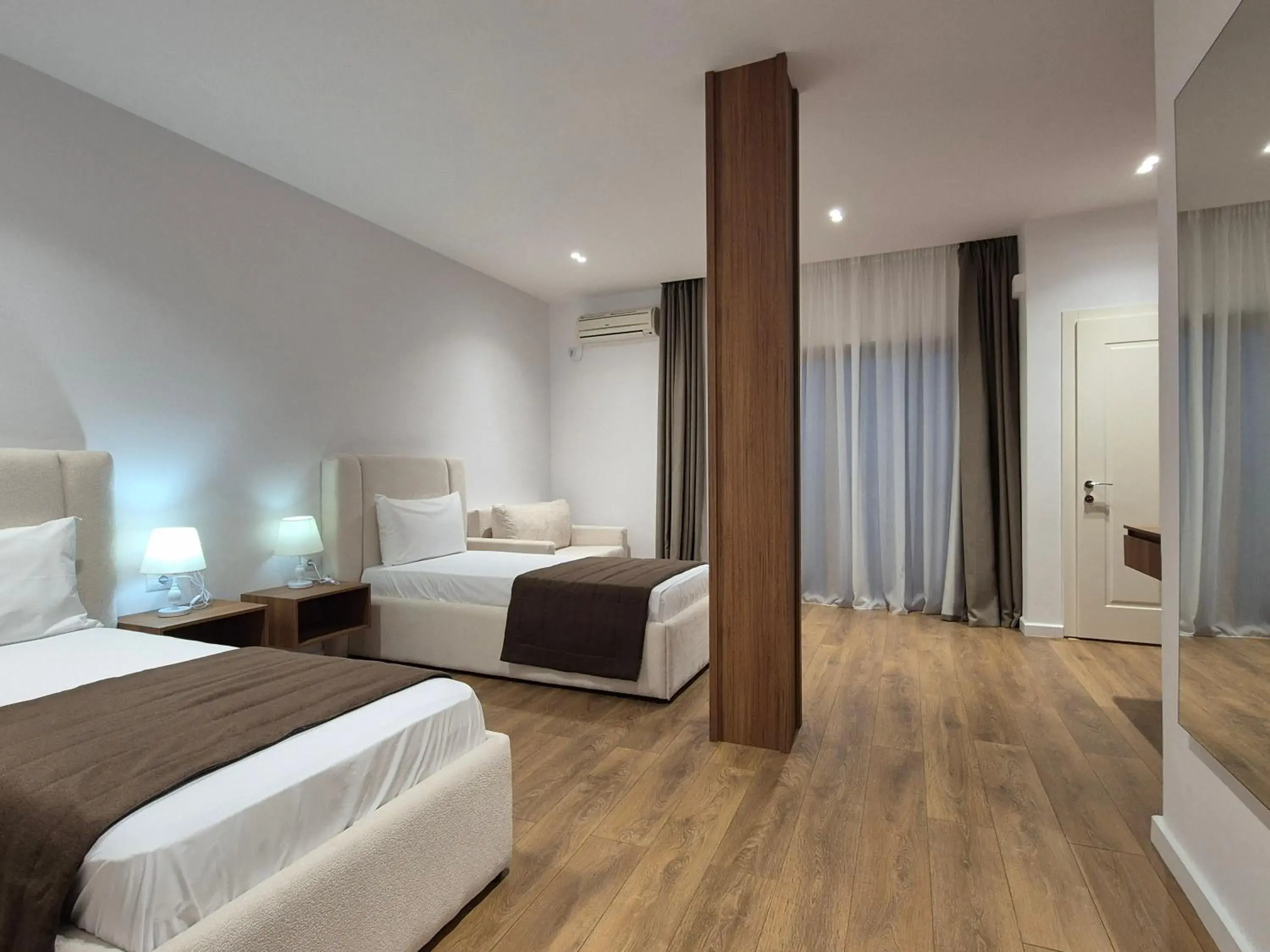 Deluxe Triple Room in ORCHIDS Hotel Deluxe Triple Room in ORCHIDS Hotel