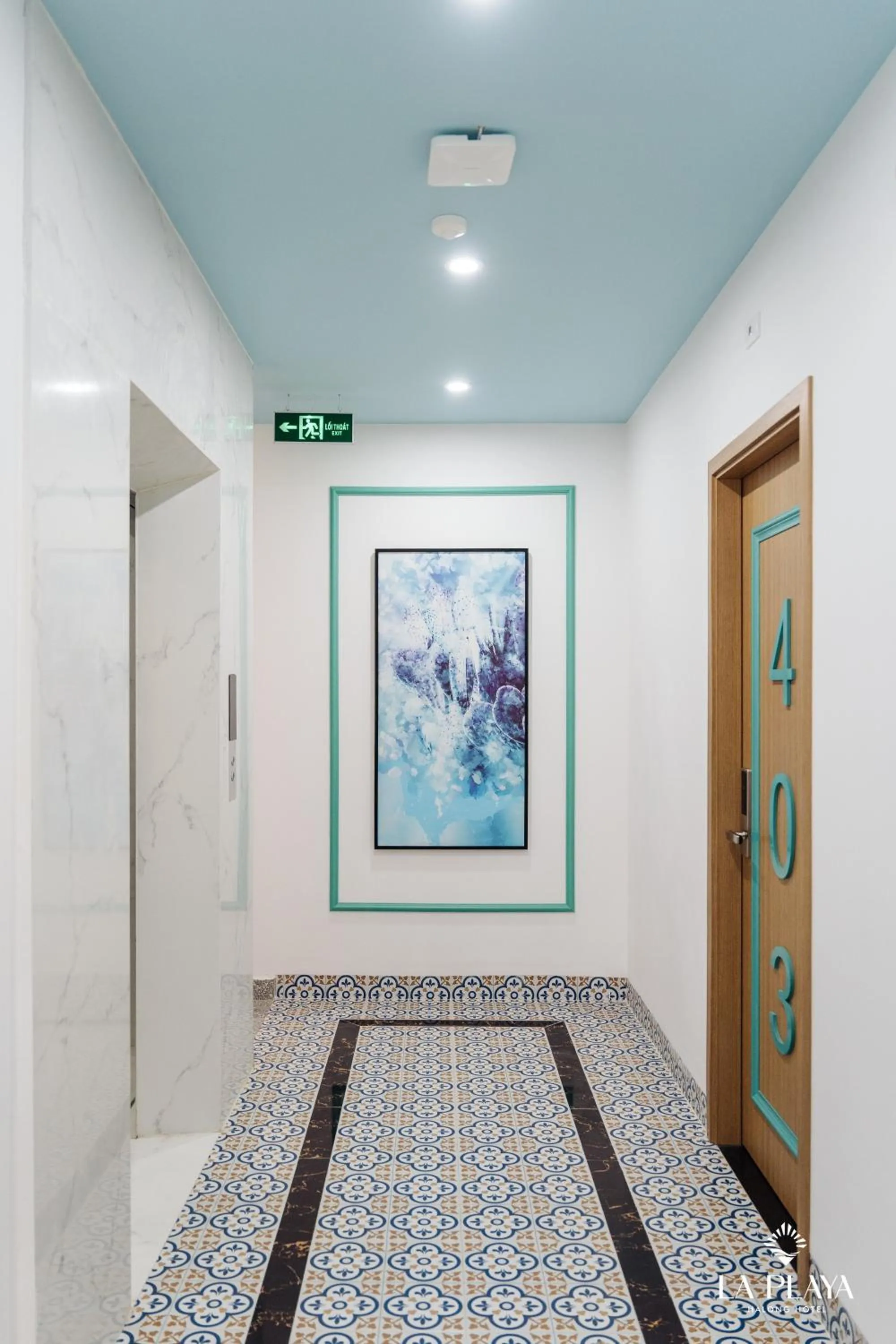 elevator in La Playa Ha Long Hotel