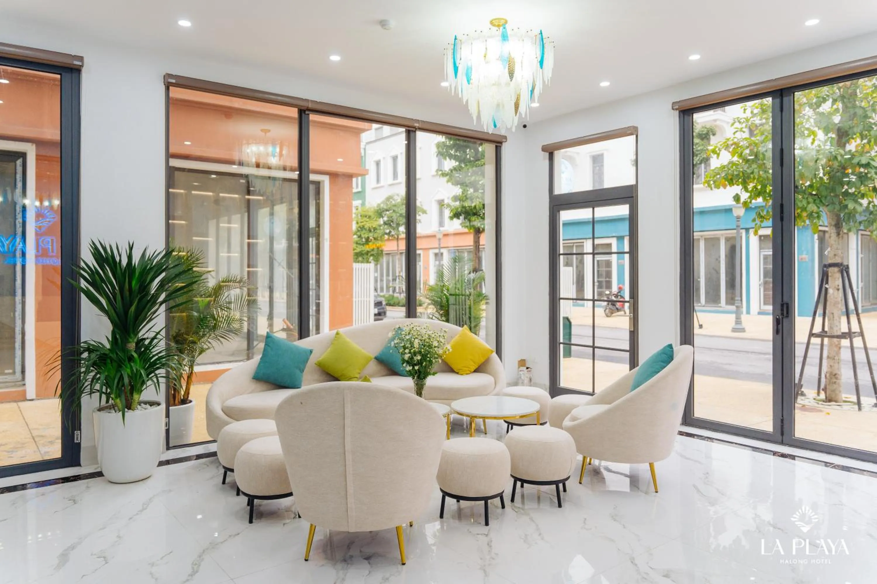 Lobby or reception in La Playa Ha Long Hotel