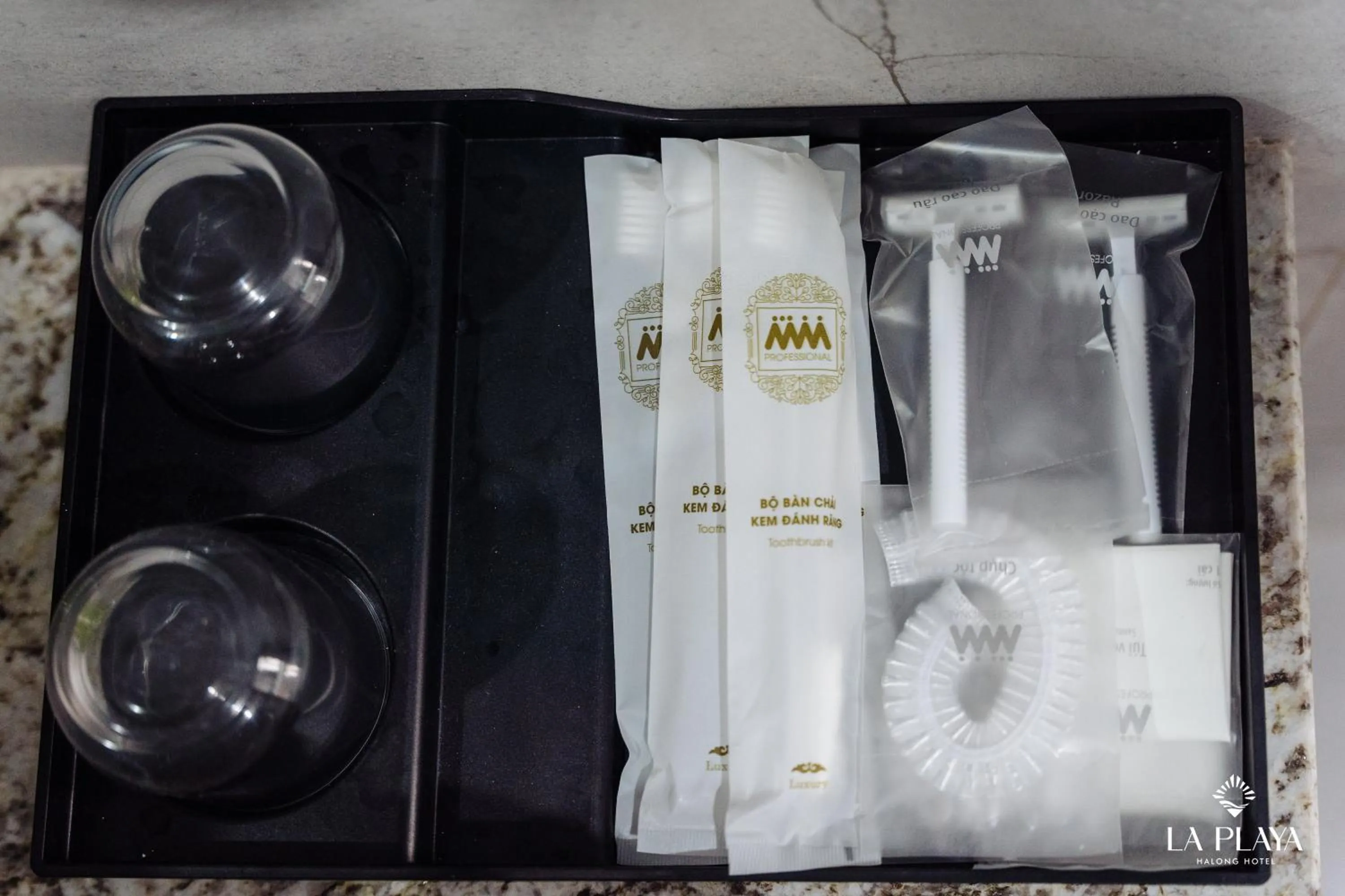 Shower in La Playa Ha Long Hotel