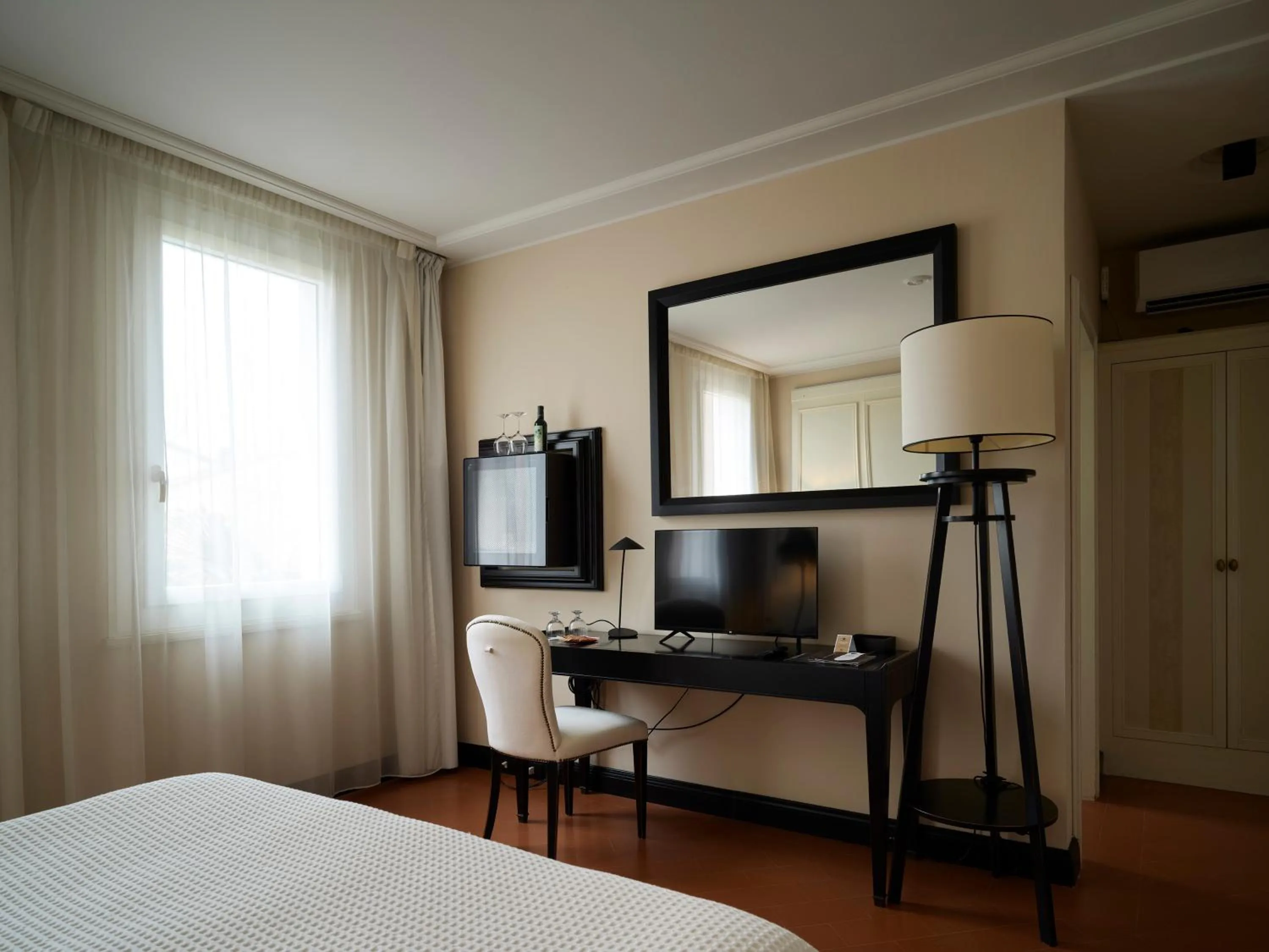 TV and multimedia, Bed in Santa Maria Foris