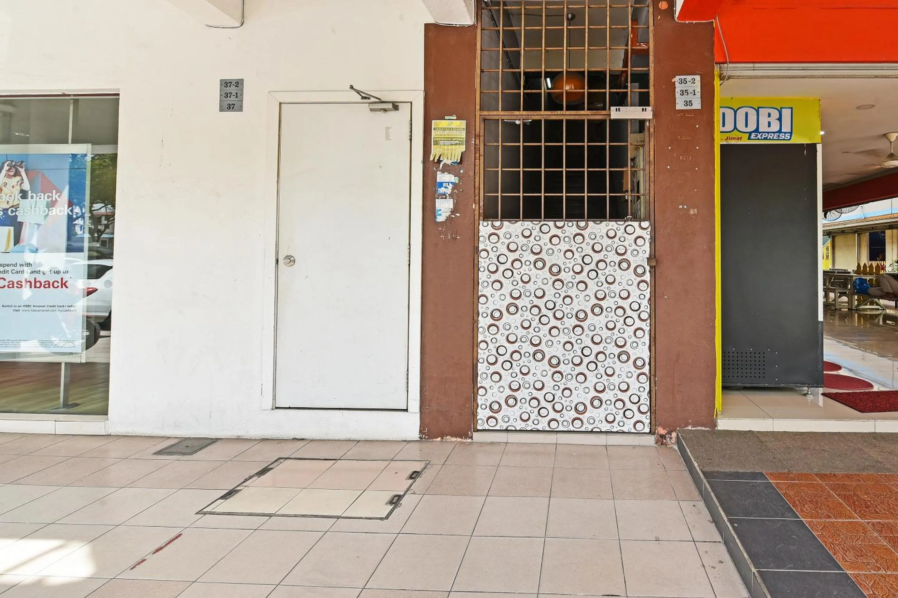 Facade/entrance in Hotel O Sri Rampai Metro Hostel