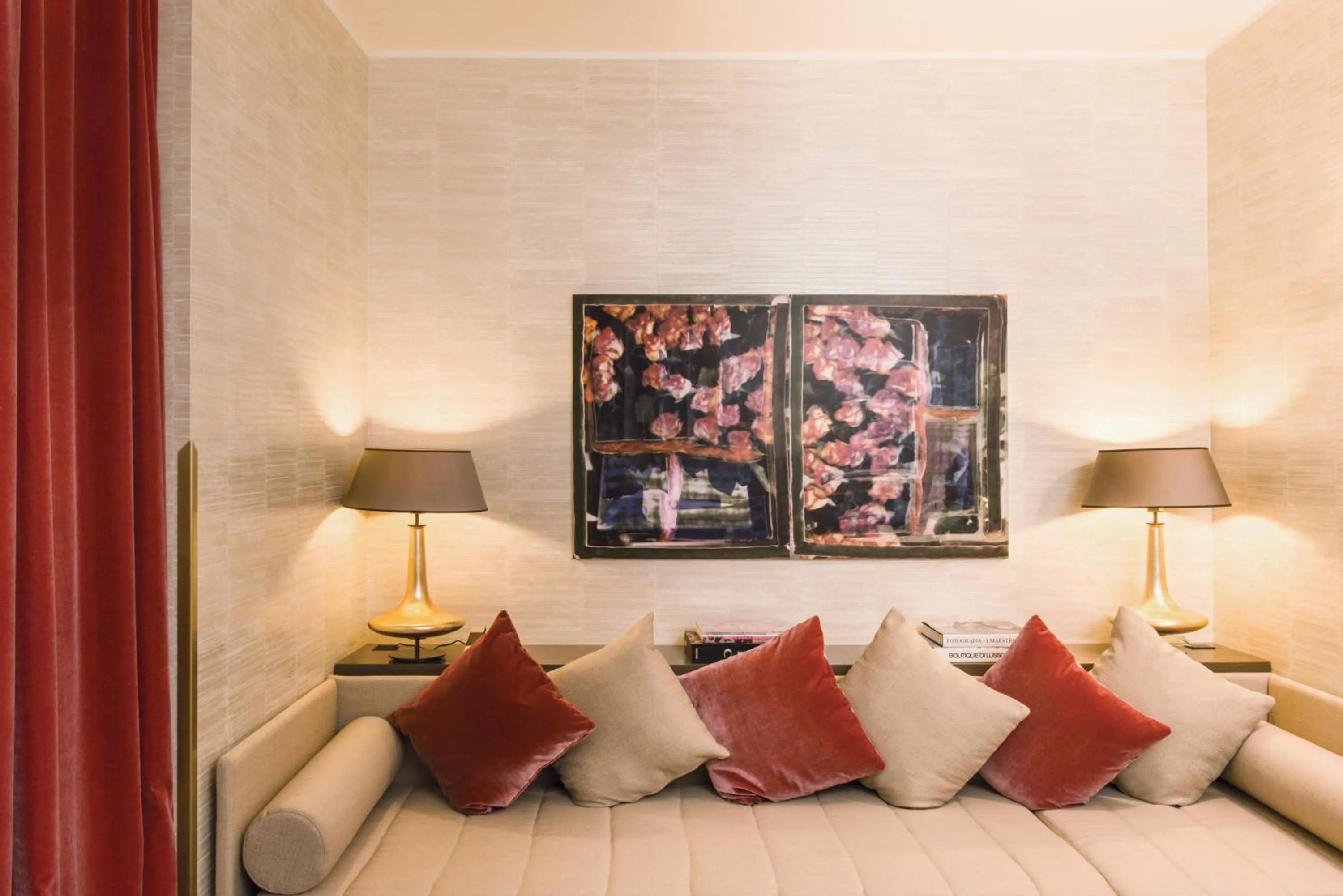 Photo of the whole room in Rosa Grand Milano - Starhotels Collezione