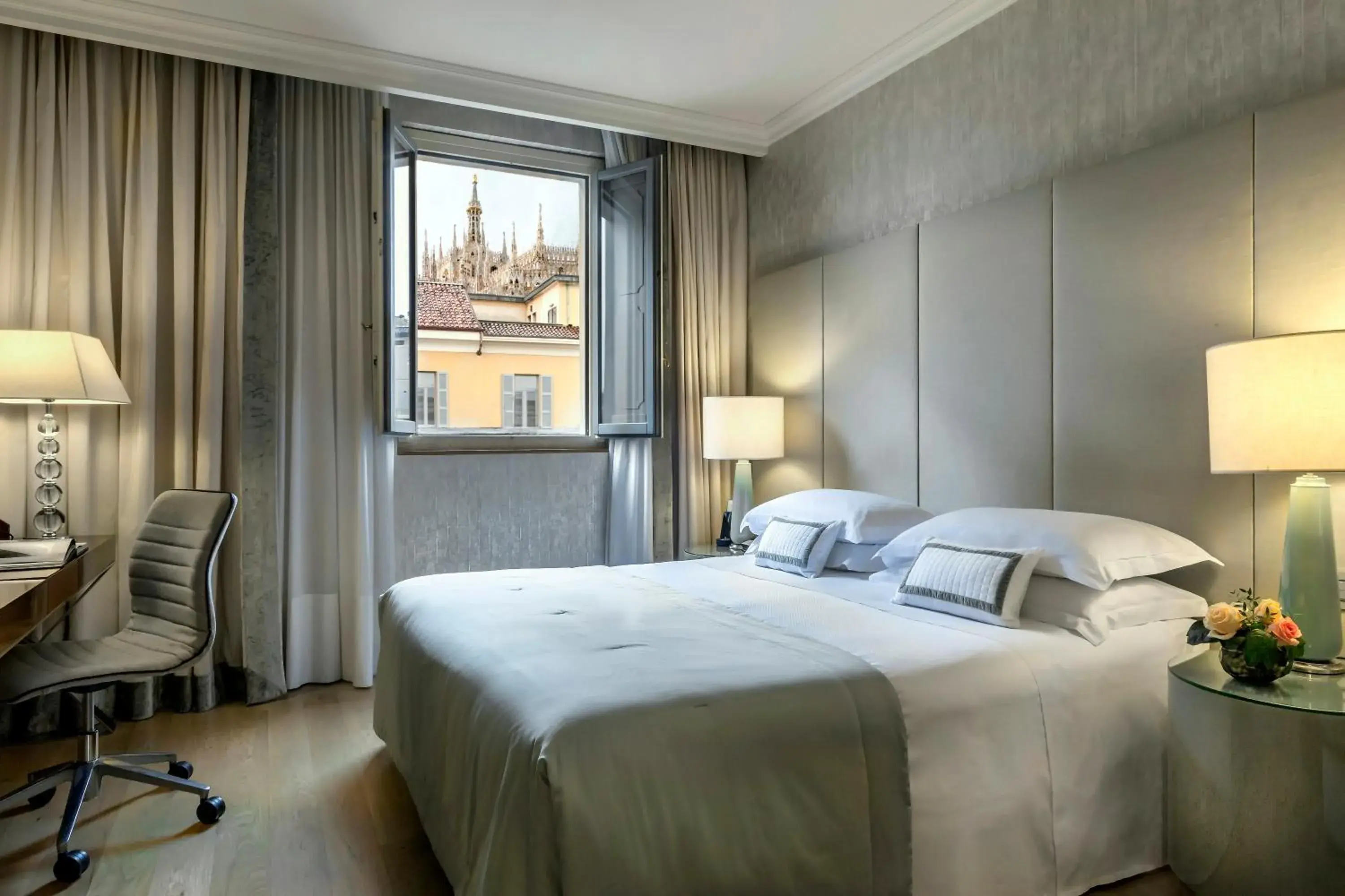 Deluxe Double or Twin Room with Milan Cathedral View in Rosa Grand Milano - Starhotels Collezione Deluxe Double or Twin Room with Milan Cathedral View in Rosa Grand Milano - Starhotels Collezione