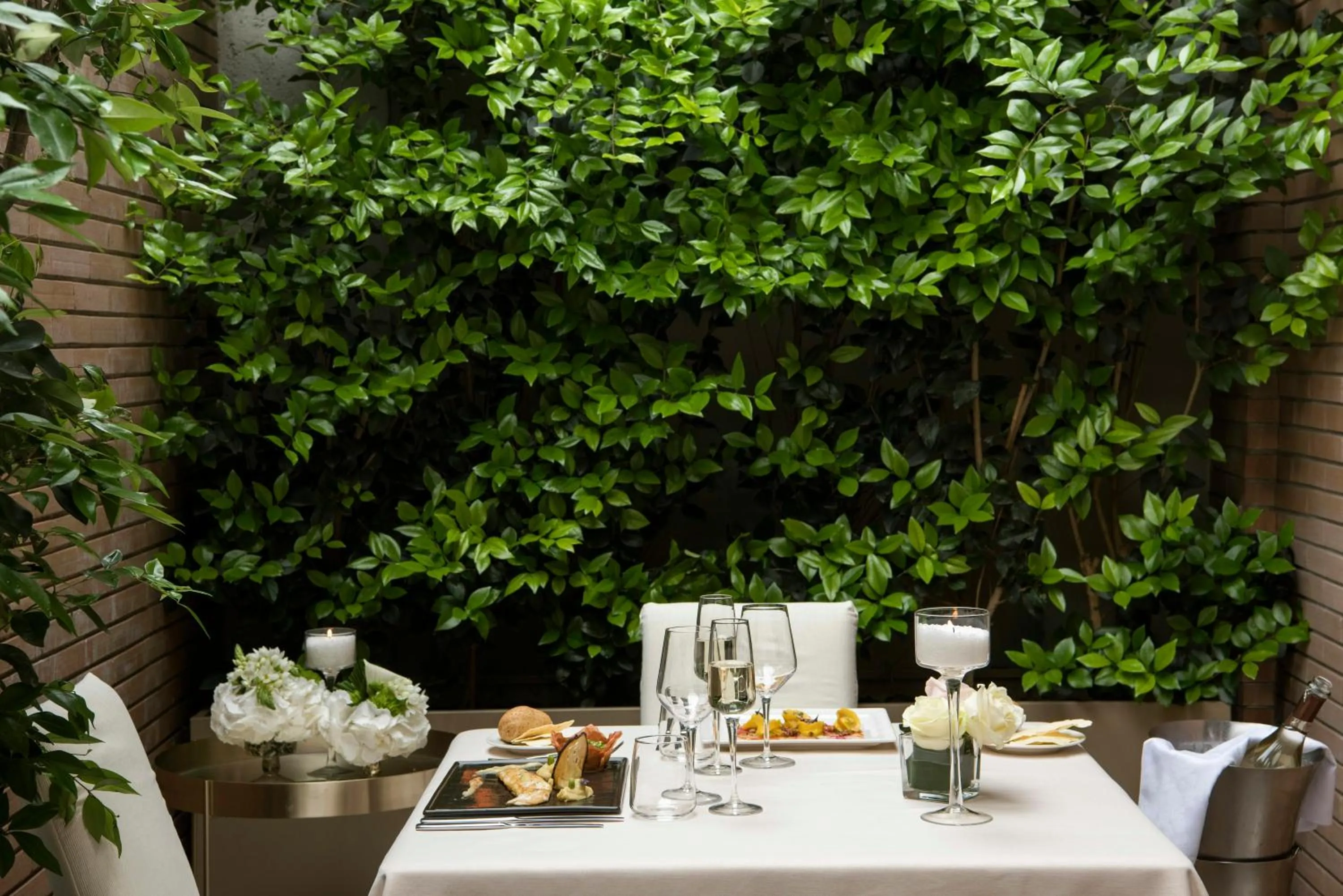 Photo of the whole room in Rosa Grand Milano - Starhotels Collezione