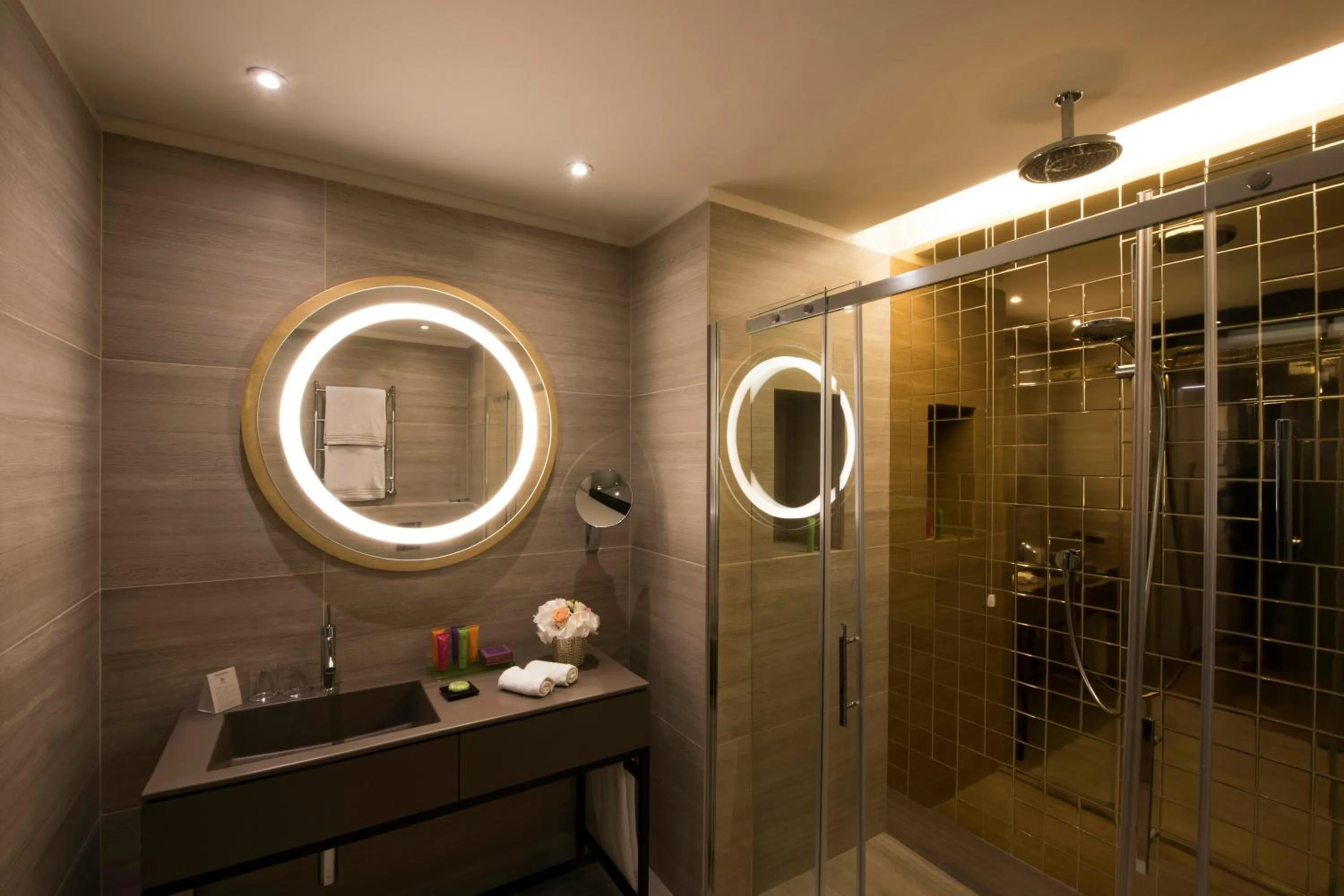 Bathroom in Rosa Grand Milano - Starhotels Collezione