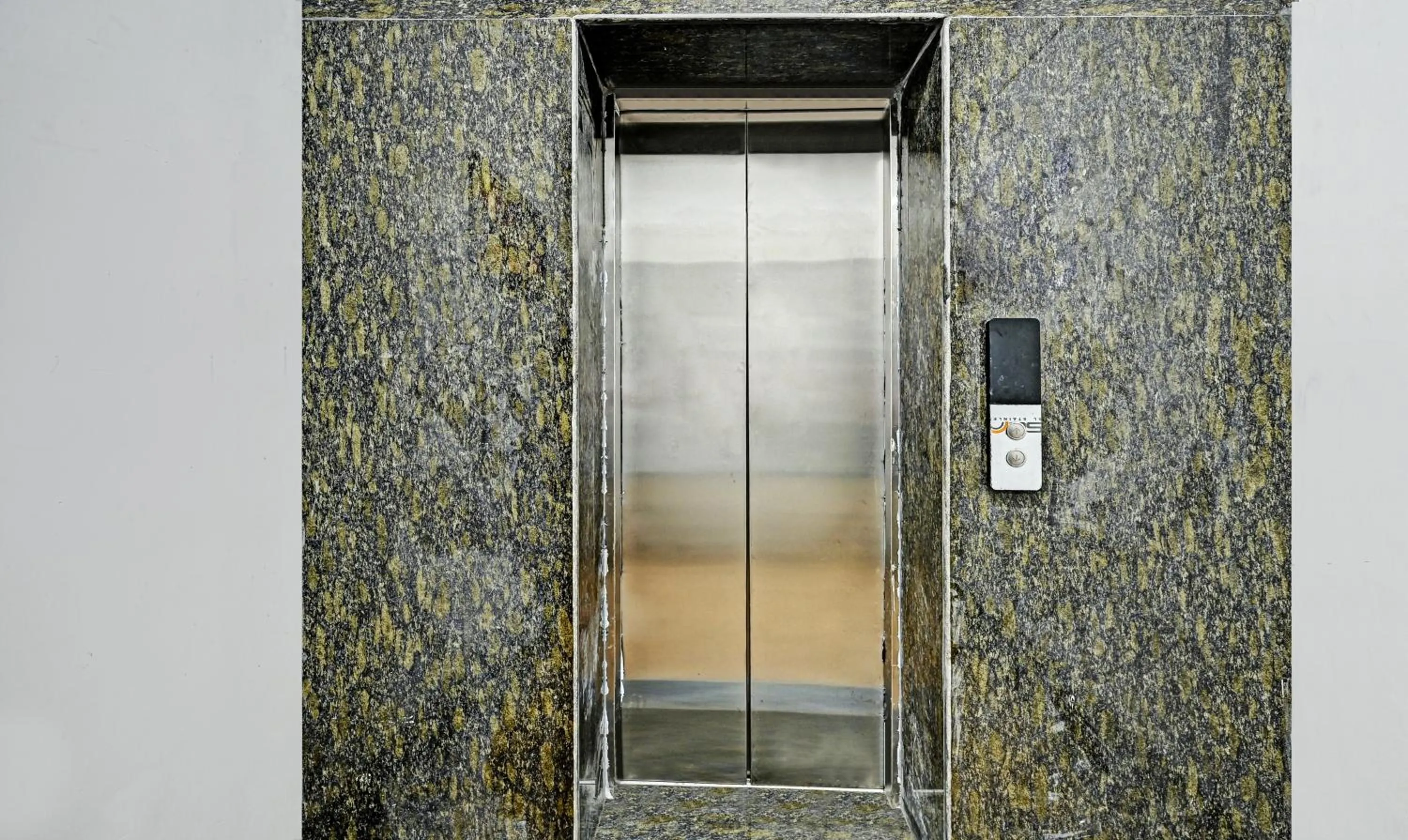 elevator in Treebo Sidhartha Elite