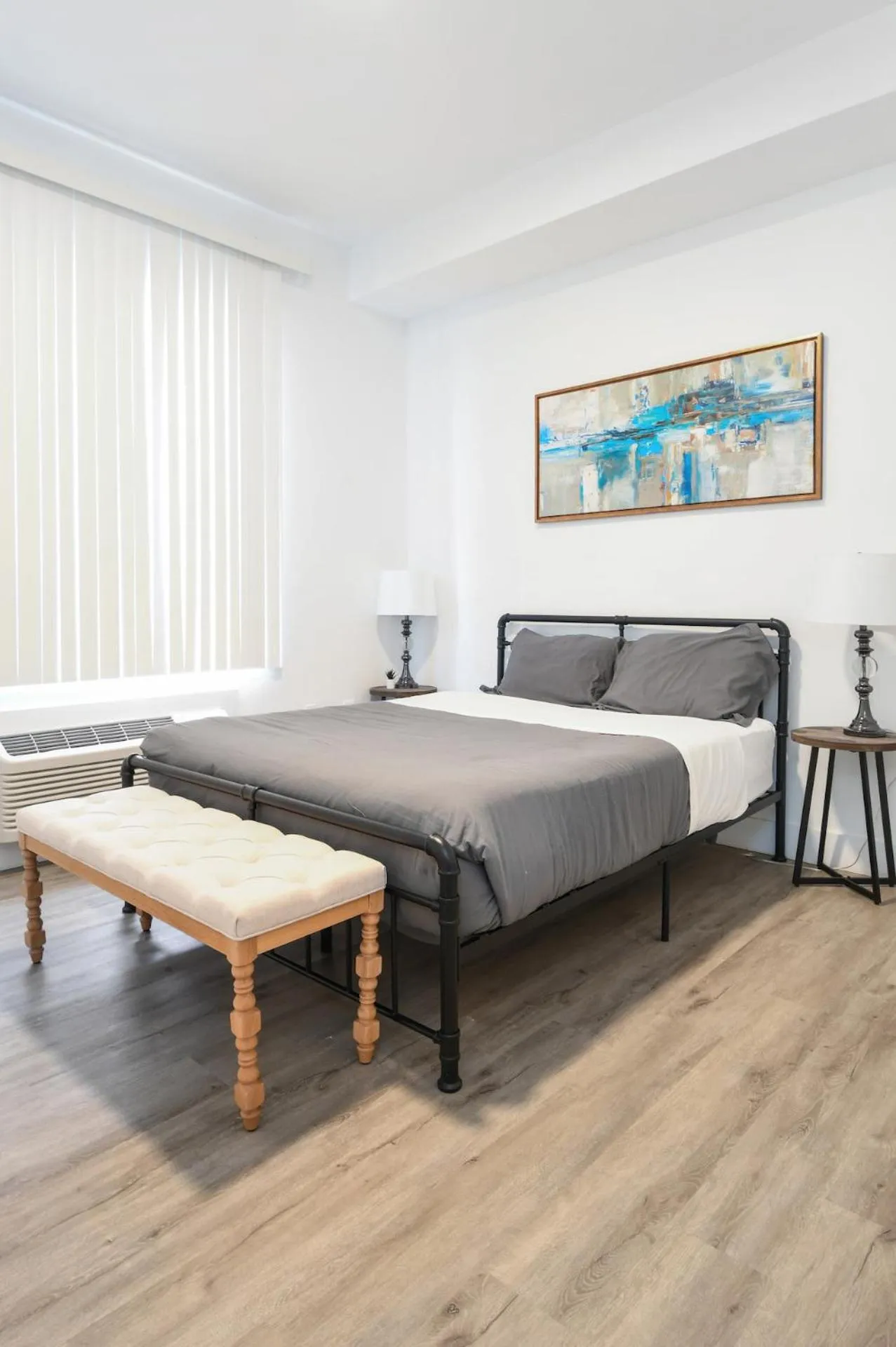 Bed in Luxury Apartments - Newark Int Airport - Evonify Stays