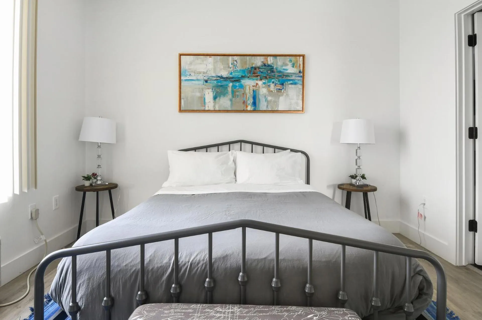 Bed in Luxury Apartments - Newark Int Airport - Evonify Stays