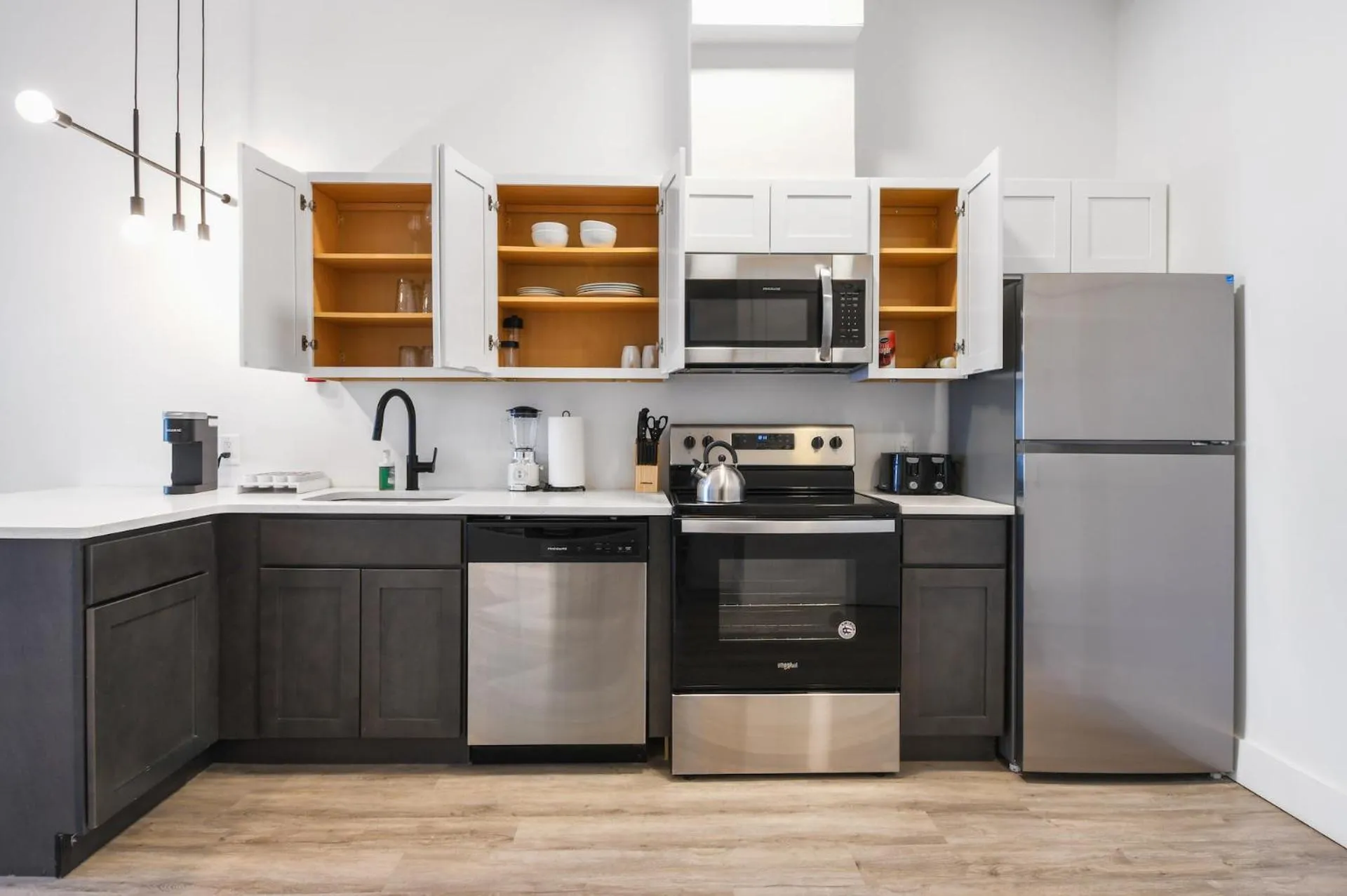 Luxury Apartments - Newark Int Airport - Evonify Stays