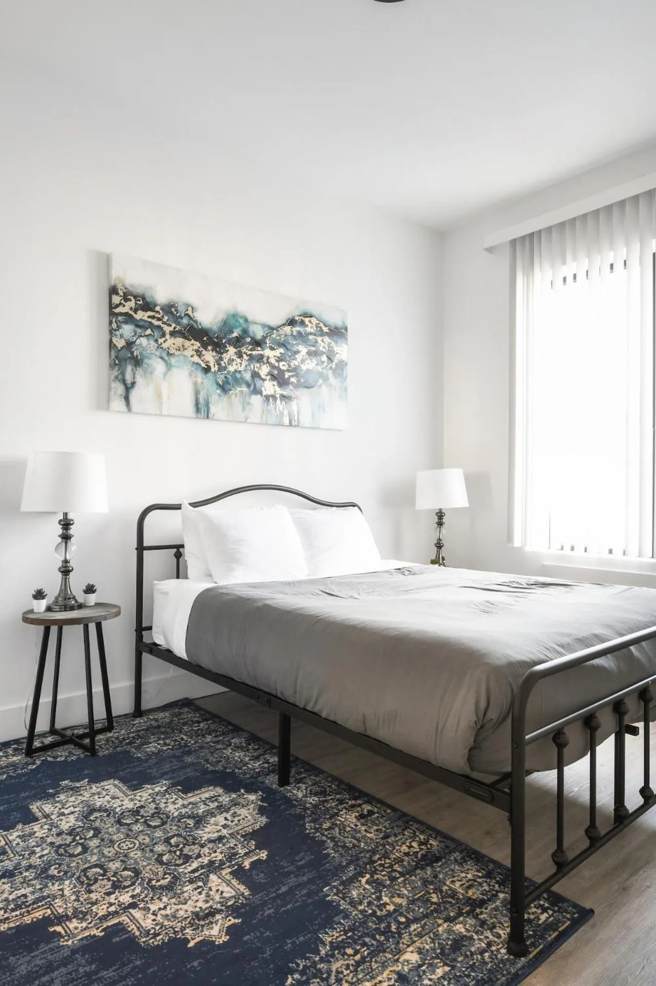 Bed in Luxury Apartments - Newark Int Airport - Evonify Stays