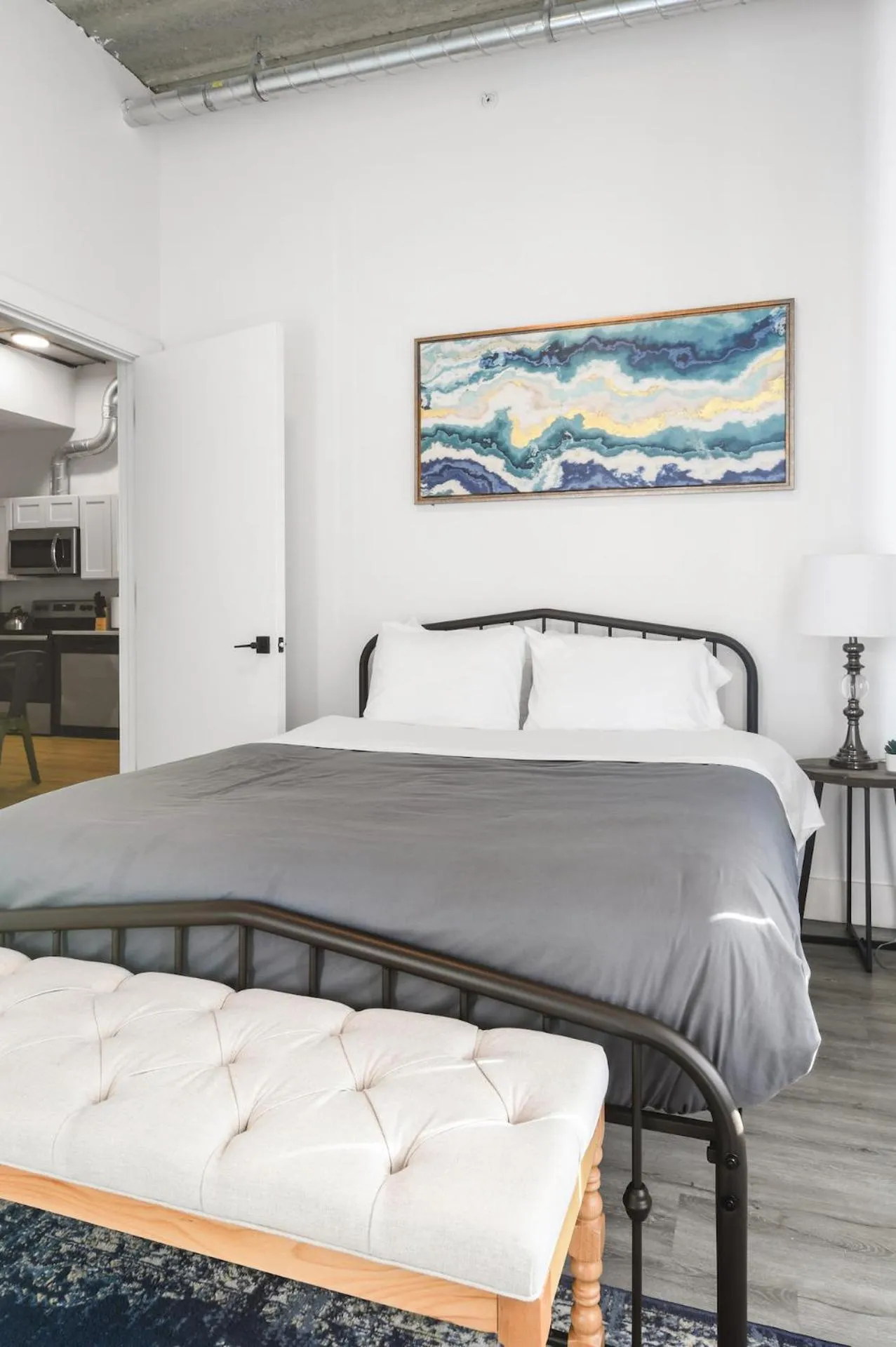 Bed in Luxury Apartments - Newark Int Airport - Evonify Stays