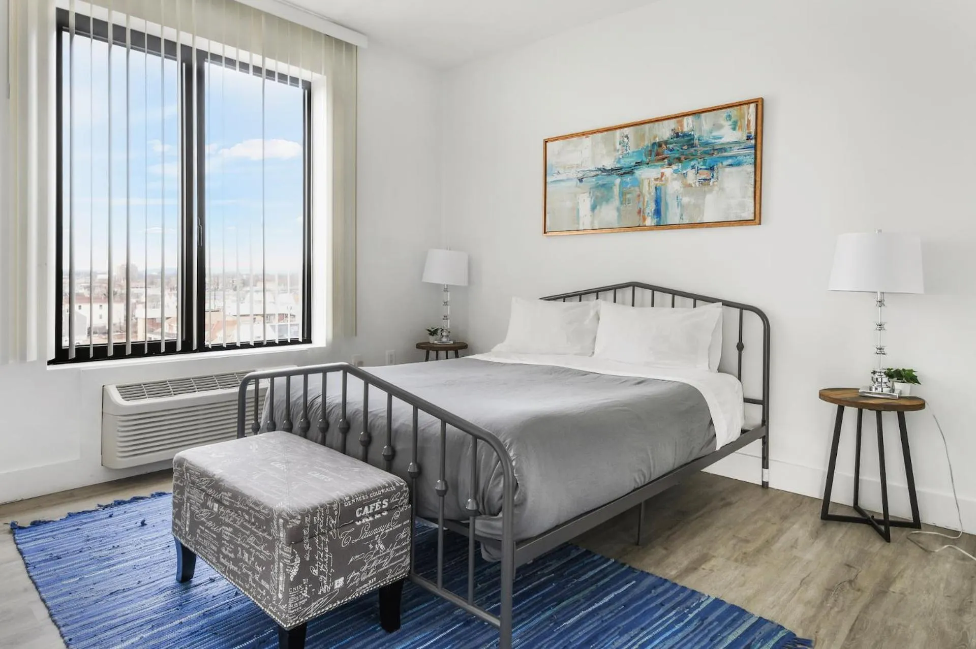 Bed in Luxury Apartments - Newark Int Airport - Evonify Stays