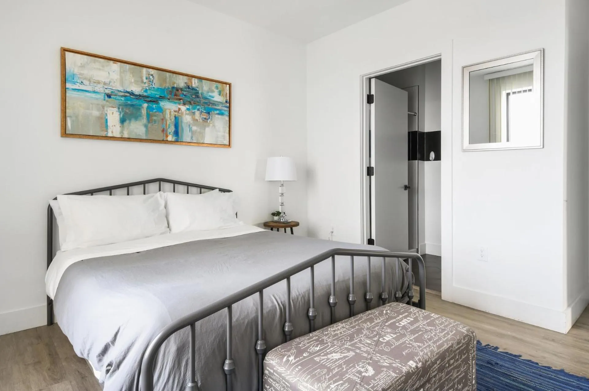 Bed in Luxury Apartments - Newark Int Airport - Evonify Stays