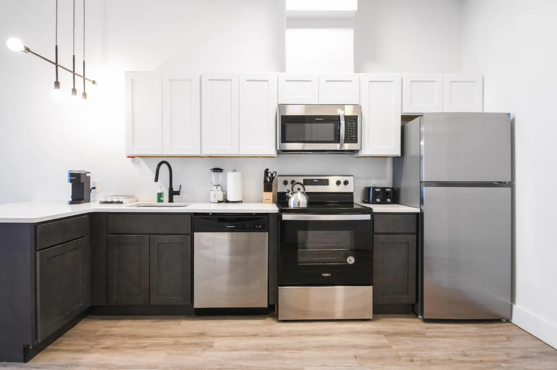 Luxury Apartments - Newark Int Airport - Evonify Stays