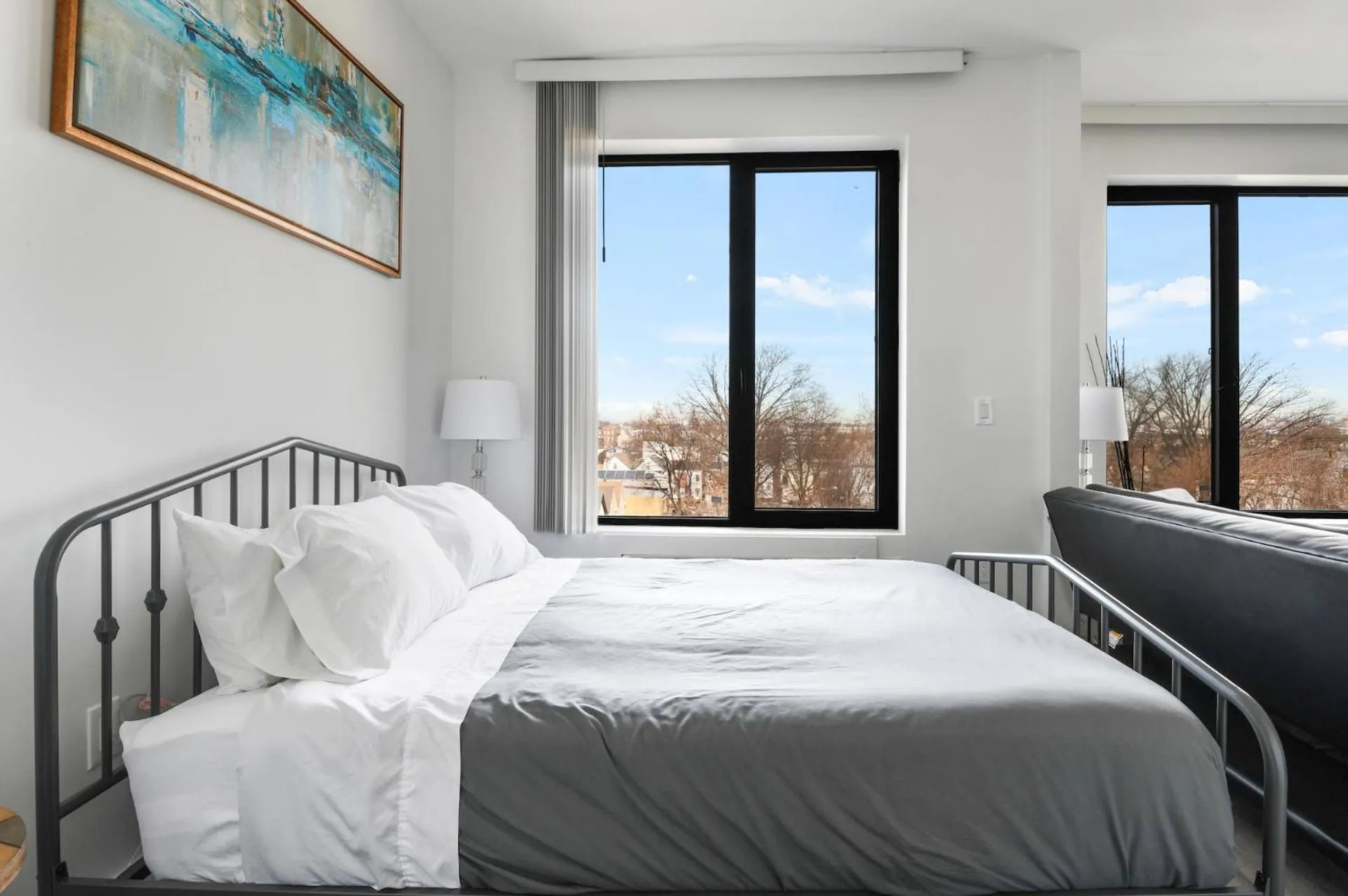 Bed in Luxury Apartments - Newark Int Airport - Evonify Stays