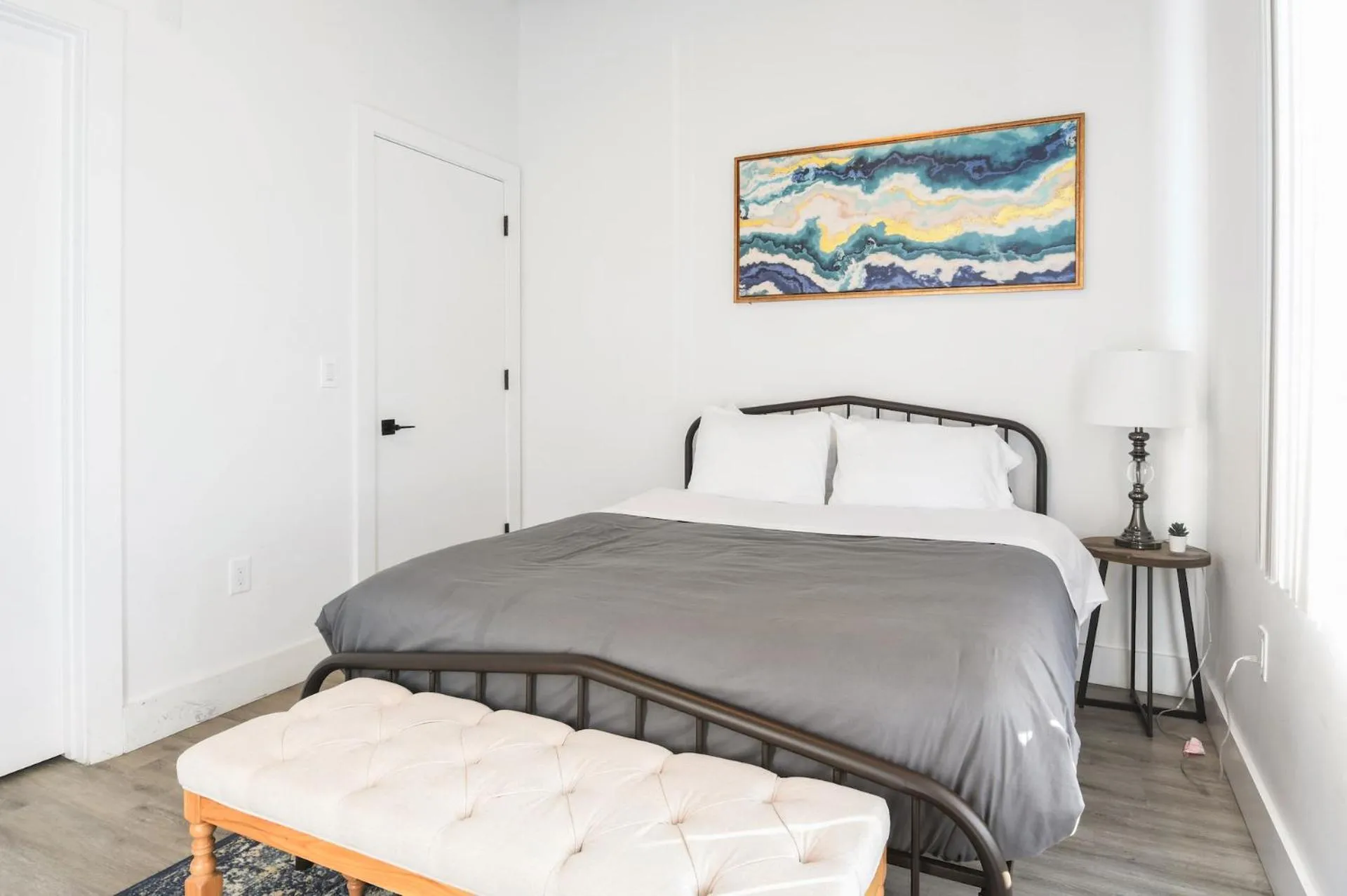 Bed in Luxury Apartments - Newark Int Airport - Evonify Stays