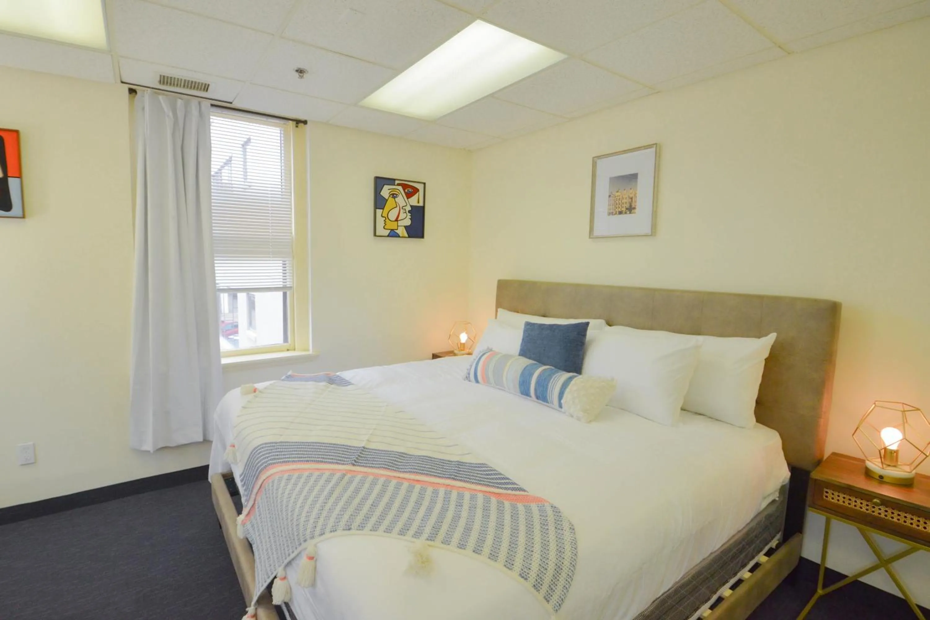 Bed in Michie House in College Hill