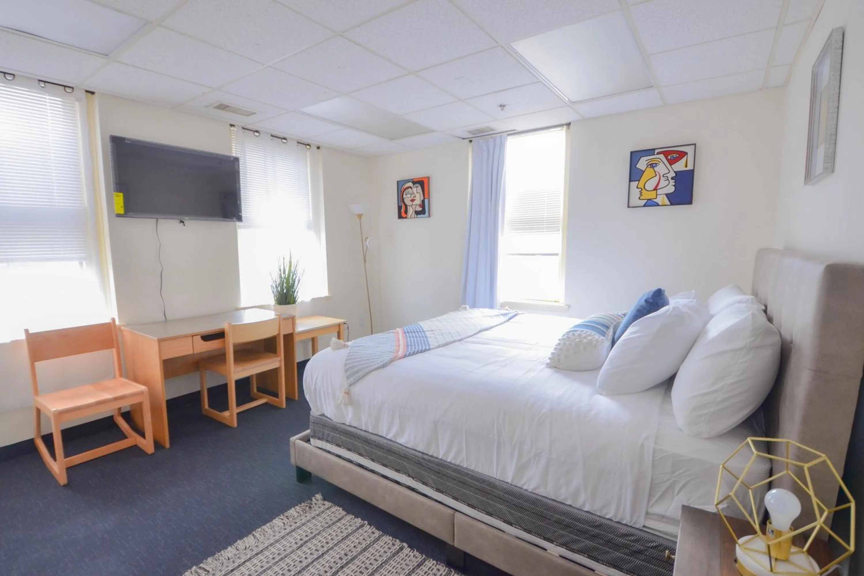 Photo of the whole room in Michie House in College Hill