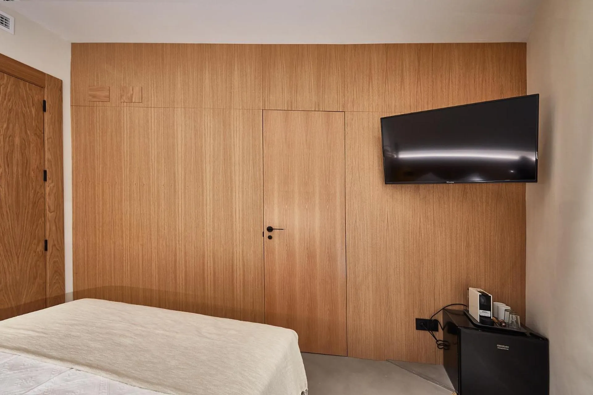 Photo of the whole room, Bed in Ella Hostel Ramblas