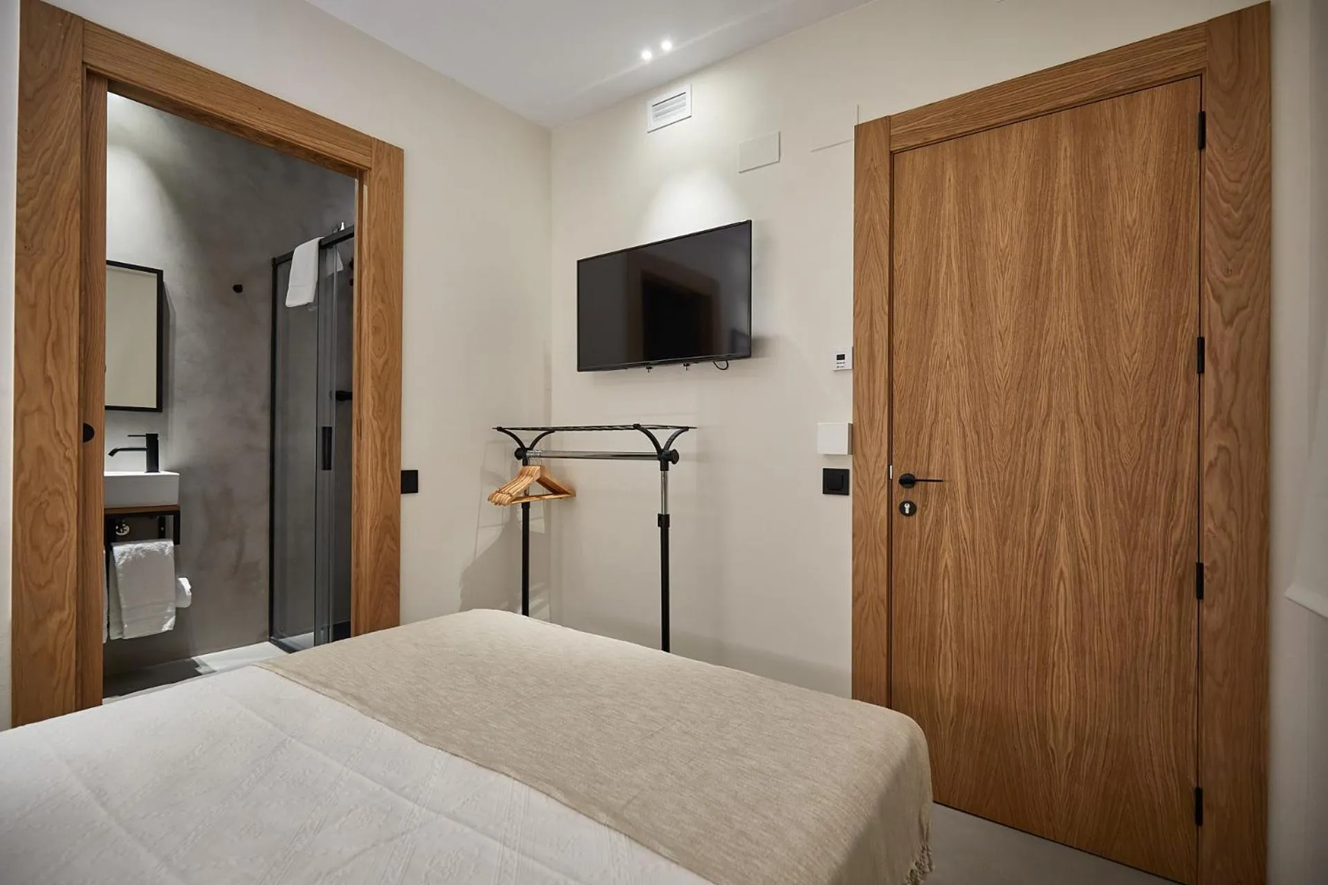 Photo of the whole room, Bed in Ella Hostel Ramblas