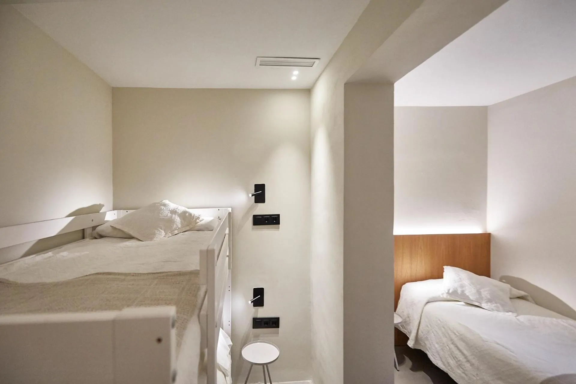 Bed in Ella Hostel Ramblas