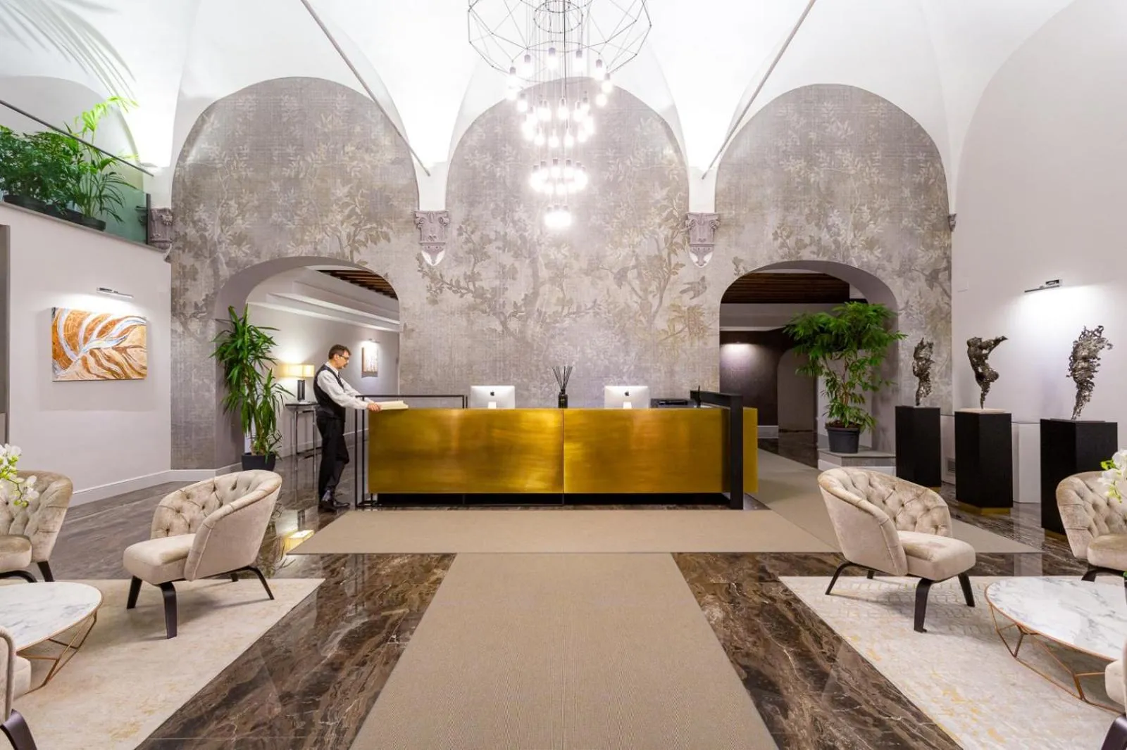 Lobby or reception in Hotel Bretagna Heritage - Alfieri Collezione