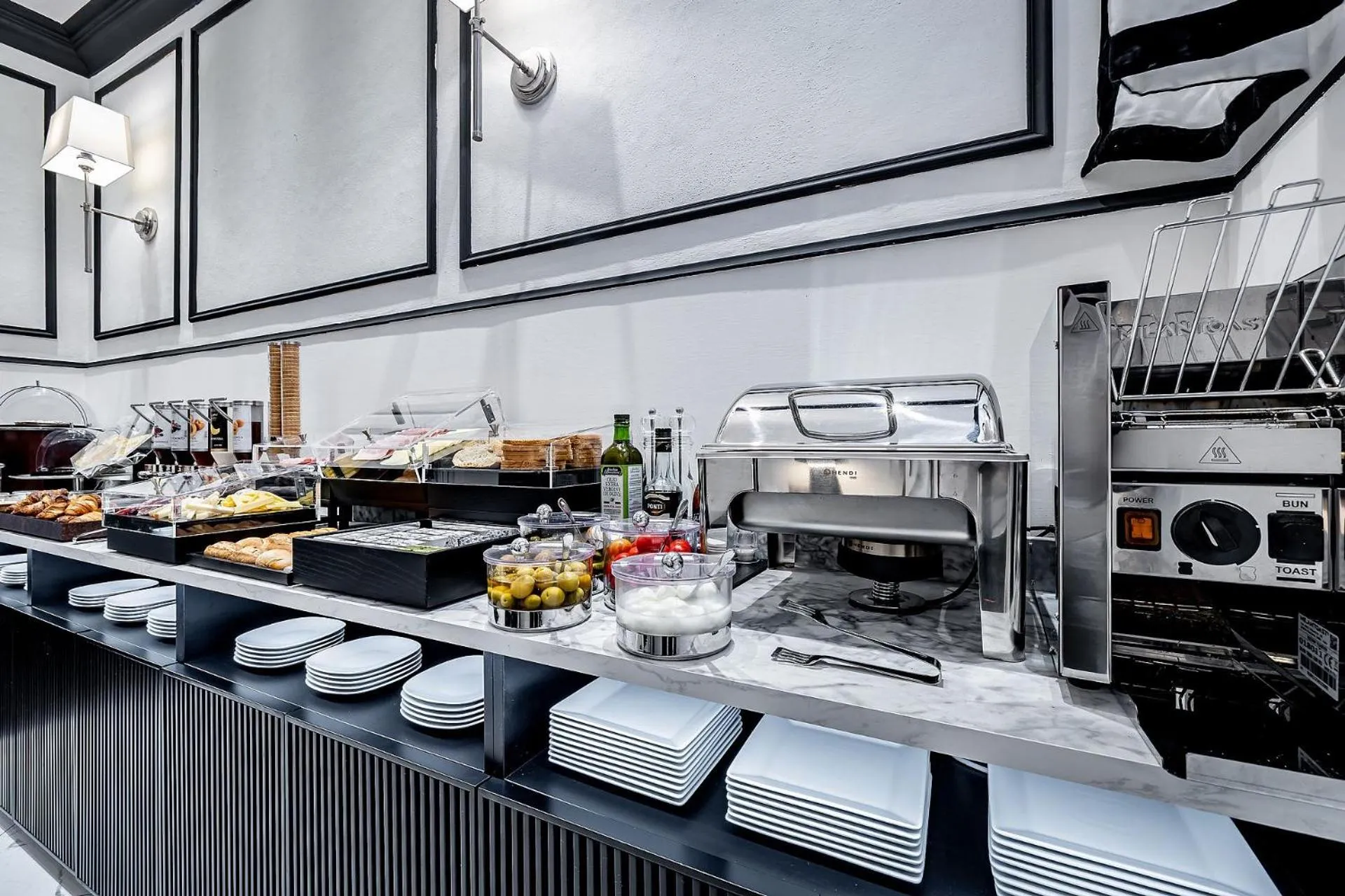 Food and drinks in Hotel Ungherese Small Luxury Hotel