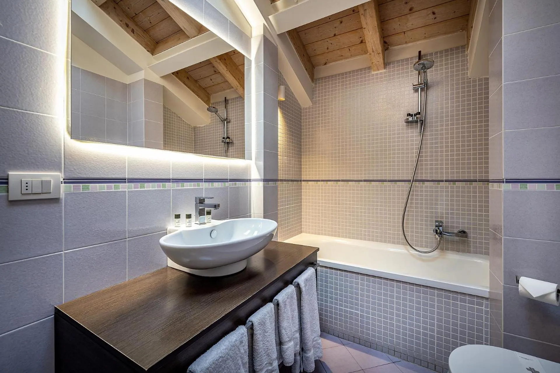 Shower in Hotel Ungherese Small Luxury Hotel