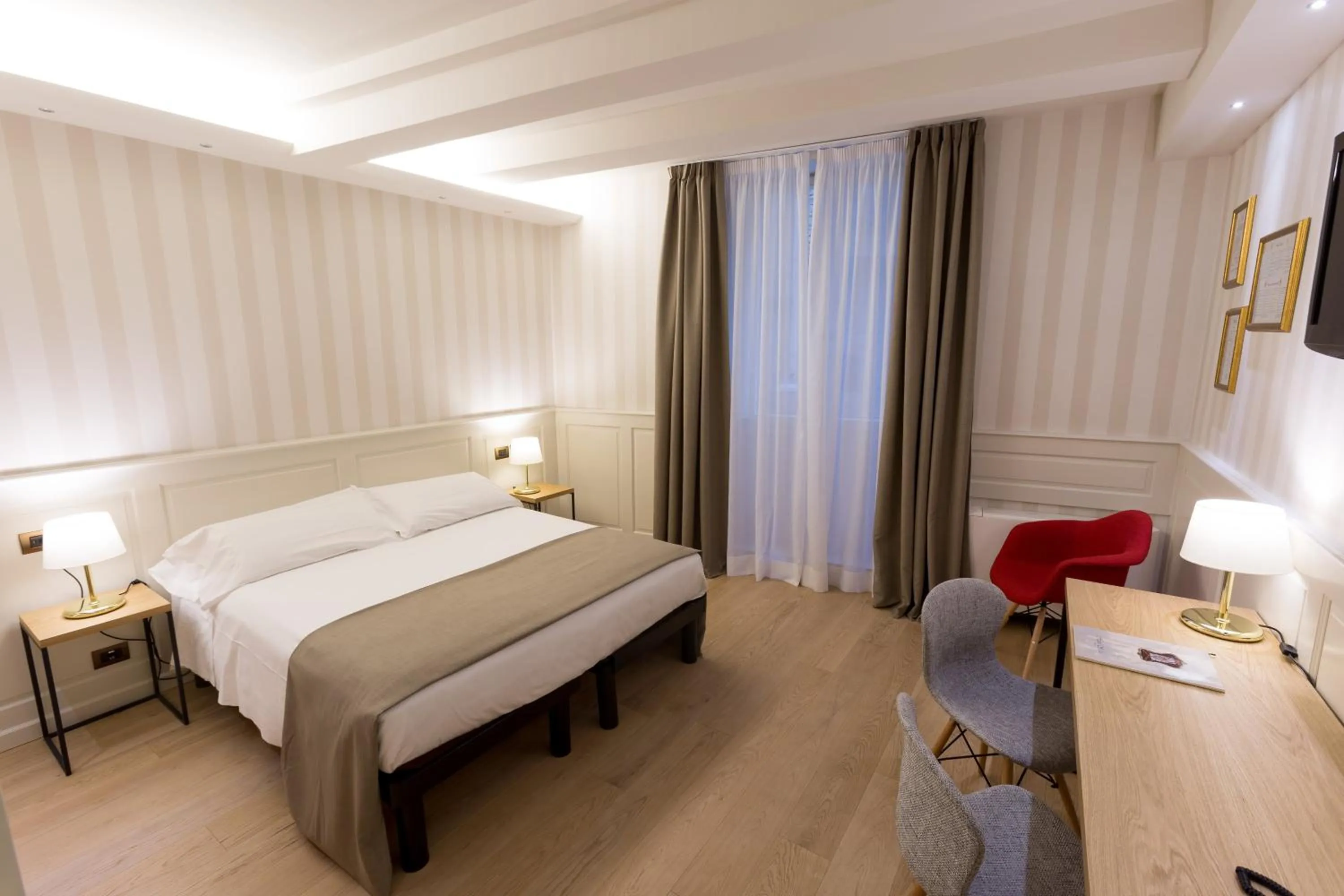 Photo of the whole room, Bed in Hotel Silla