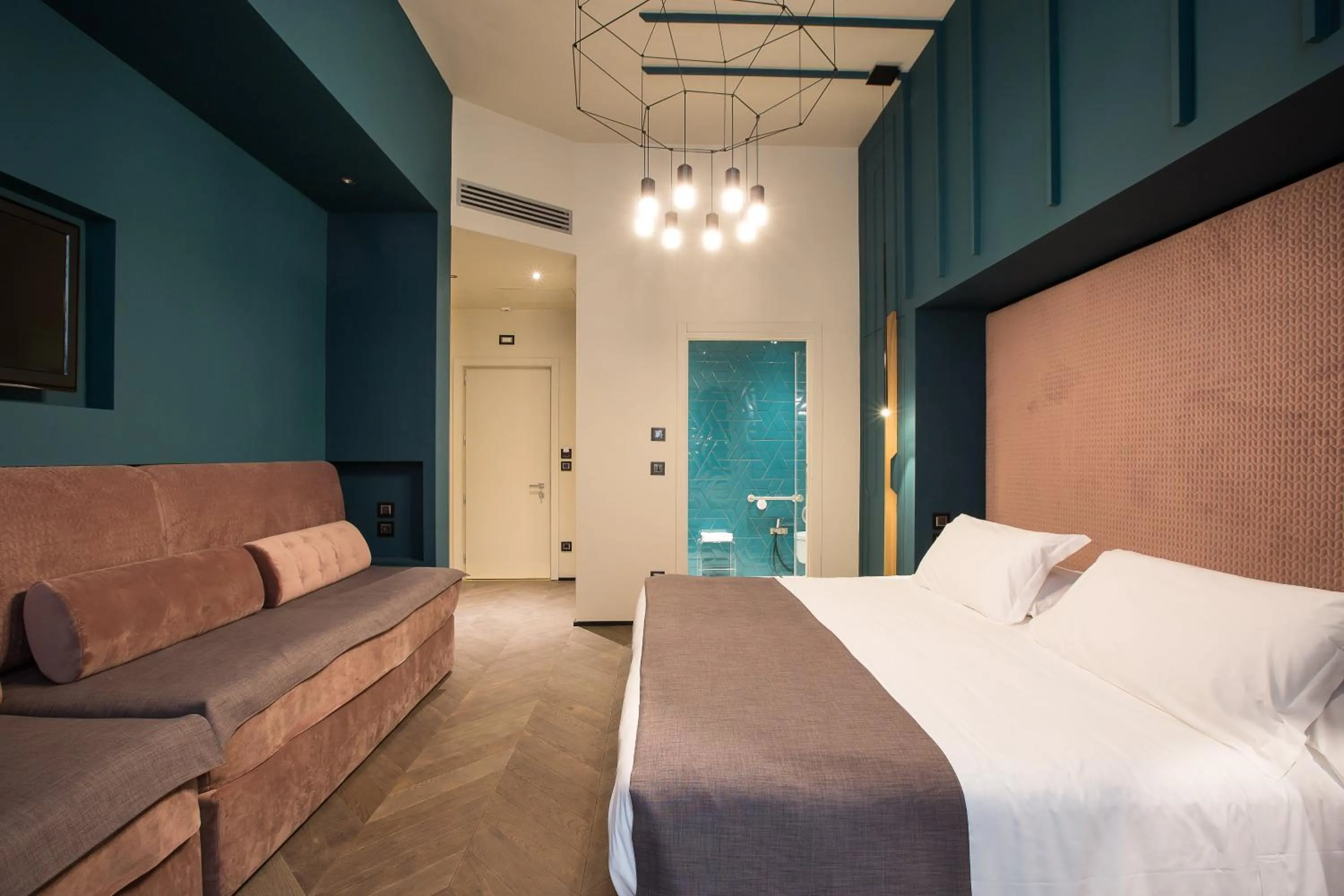 Photo of the whole room, Bed in Hotel Silla