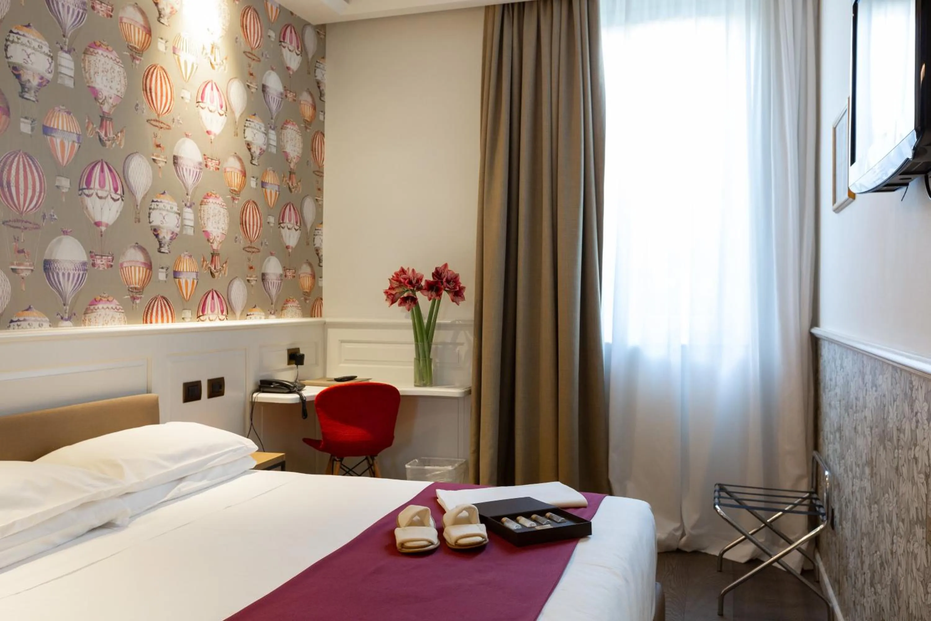 Photo of the whole room, Bed in Hotel Silla