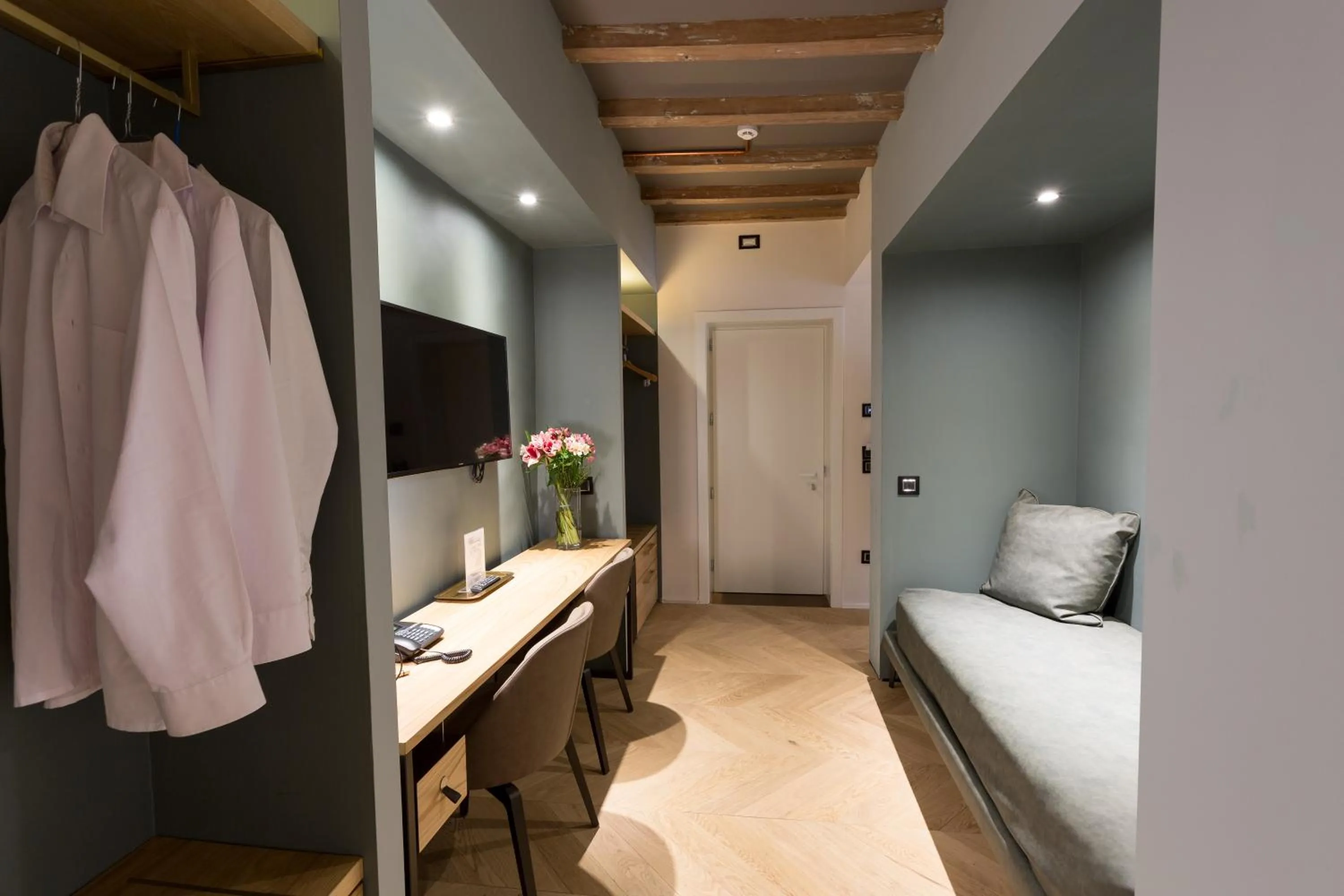 Photo of the whole room, Bed in Hotel Silla